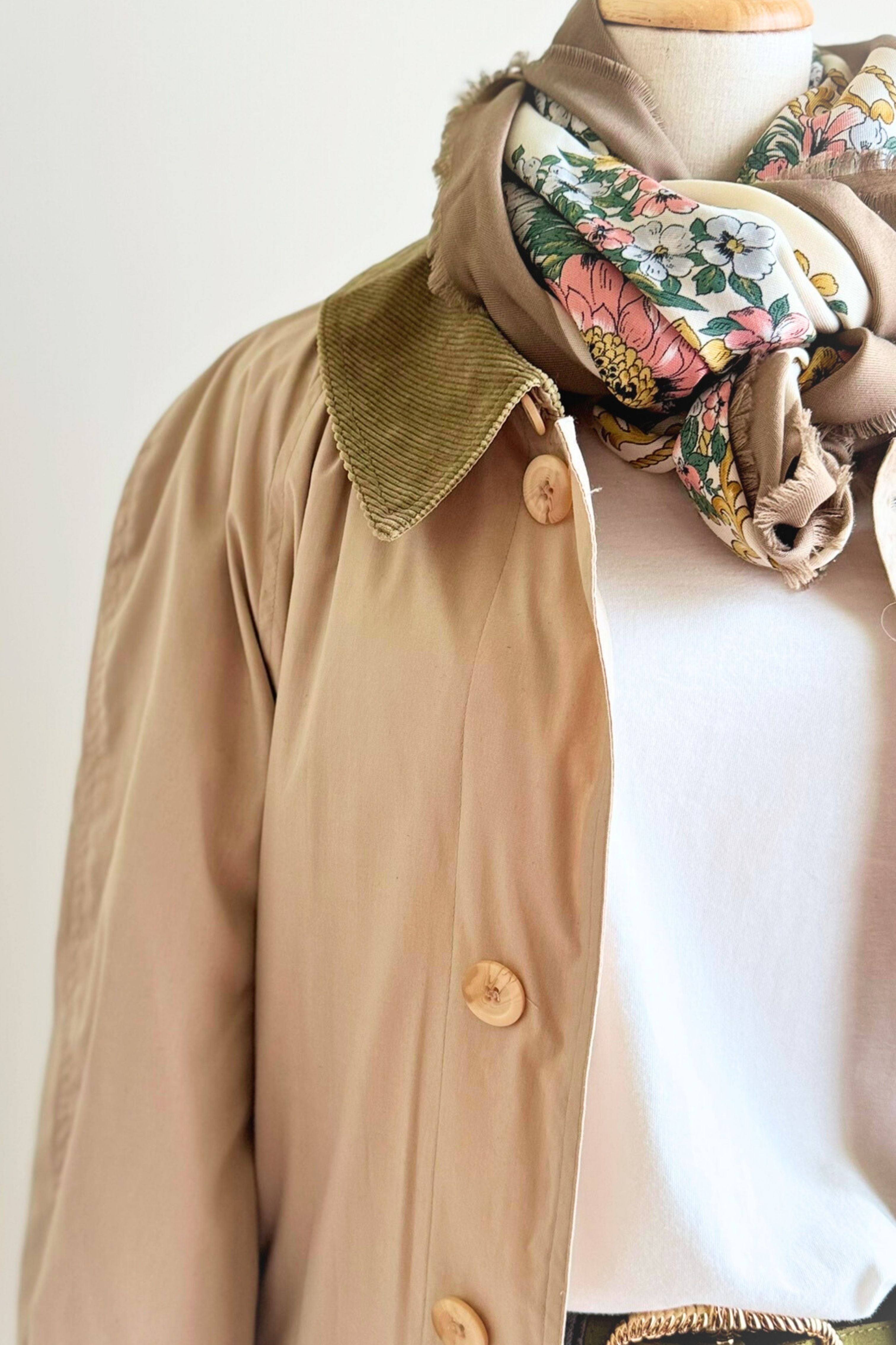 Trench long oversize beige à col velours