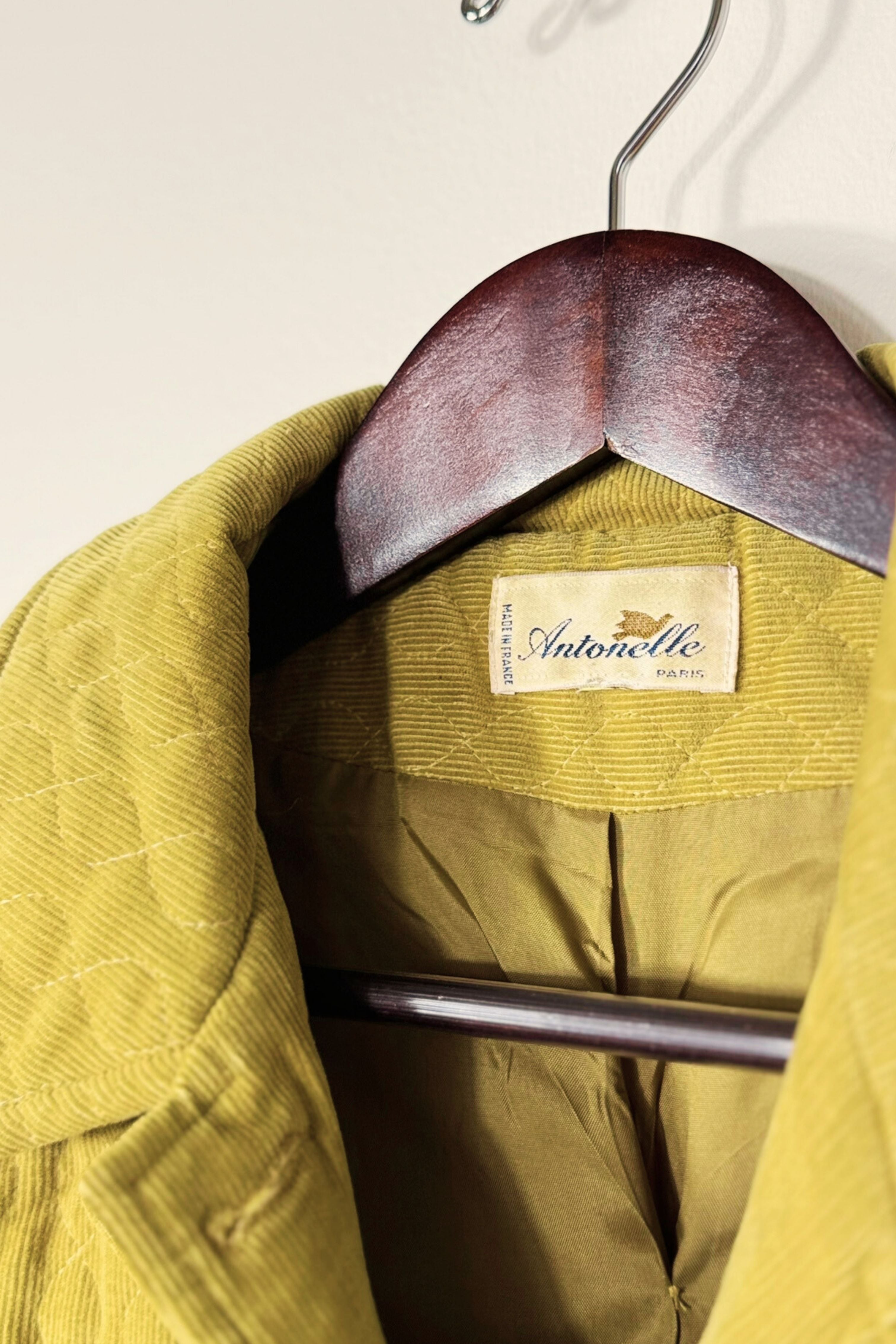 Long khaki quilted jacket