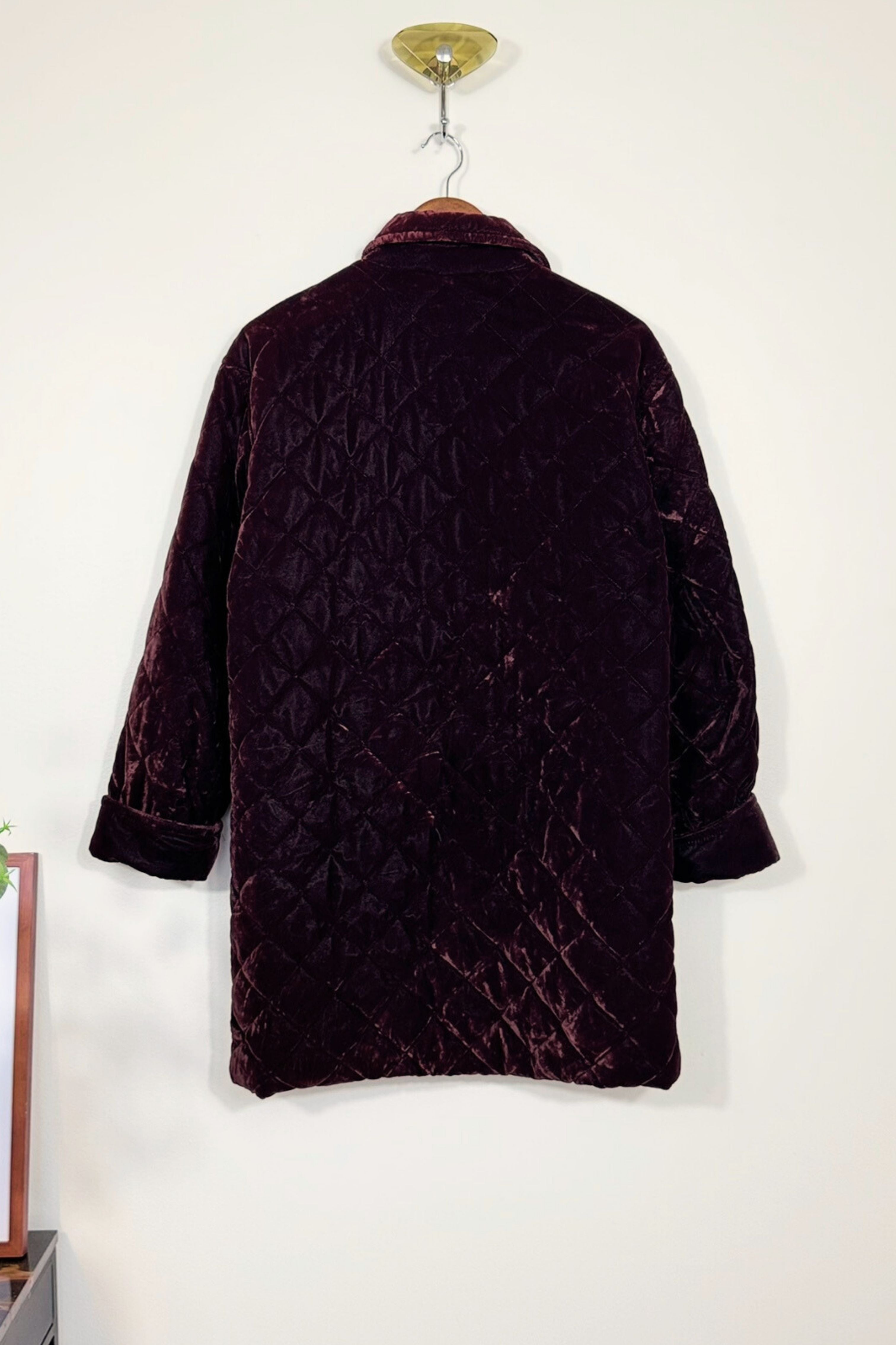 Manteau matelassé mi long en velours violet