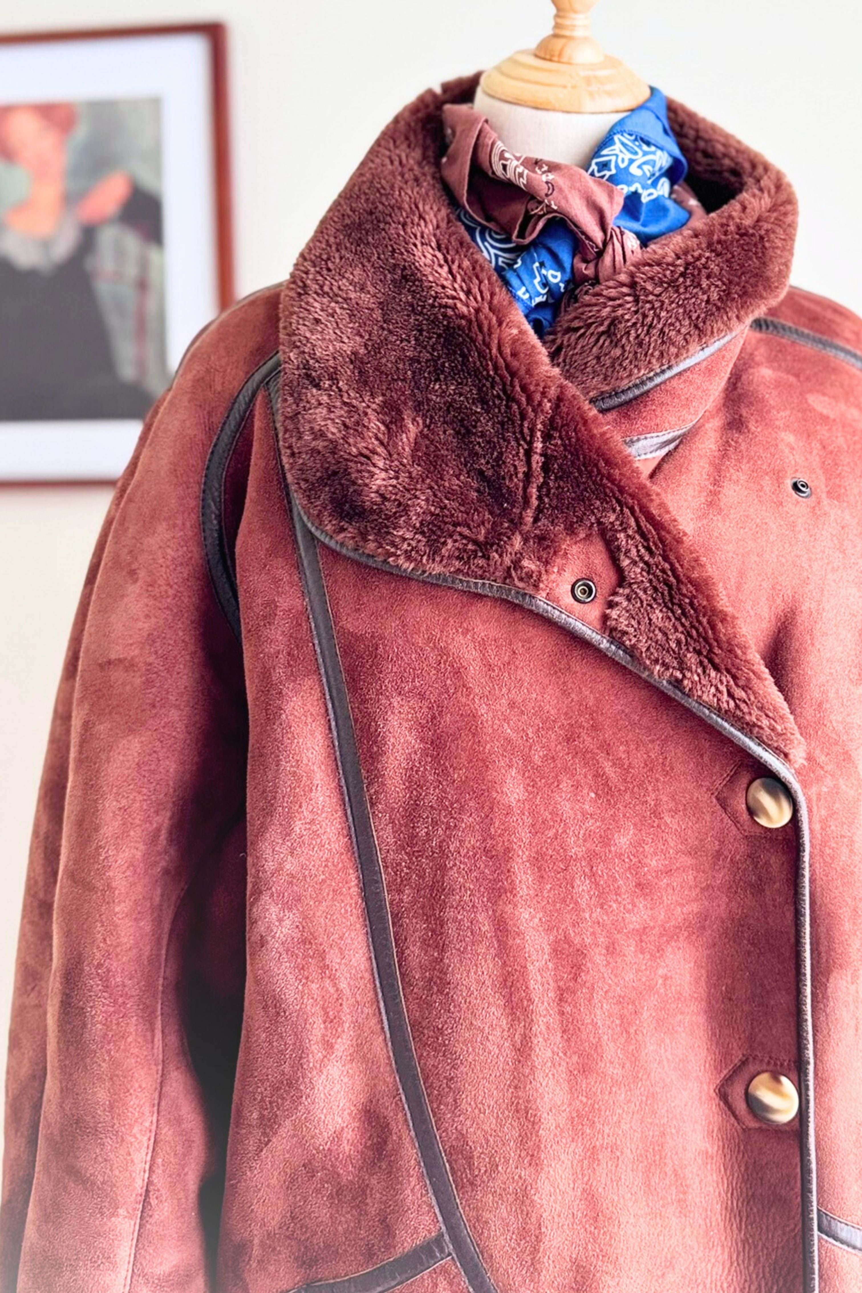 Mid-length purple velvet coat