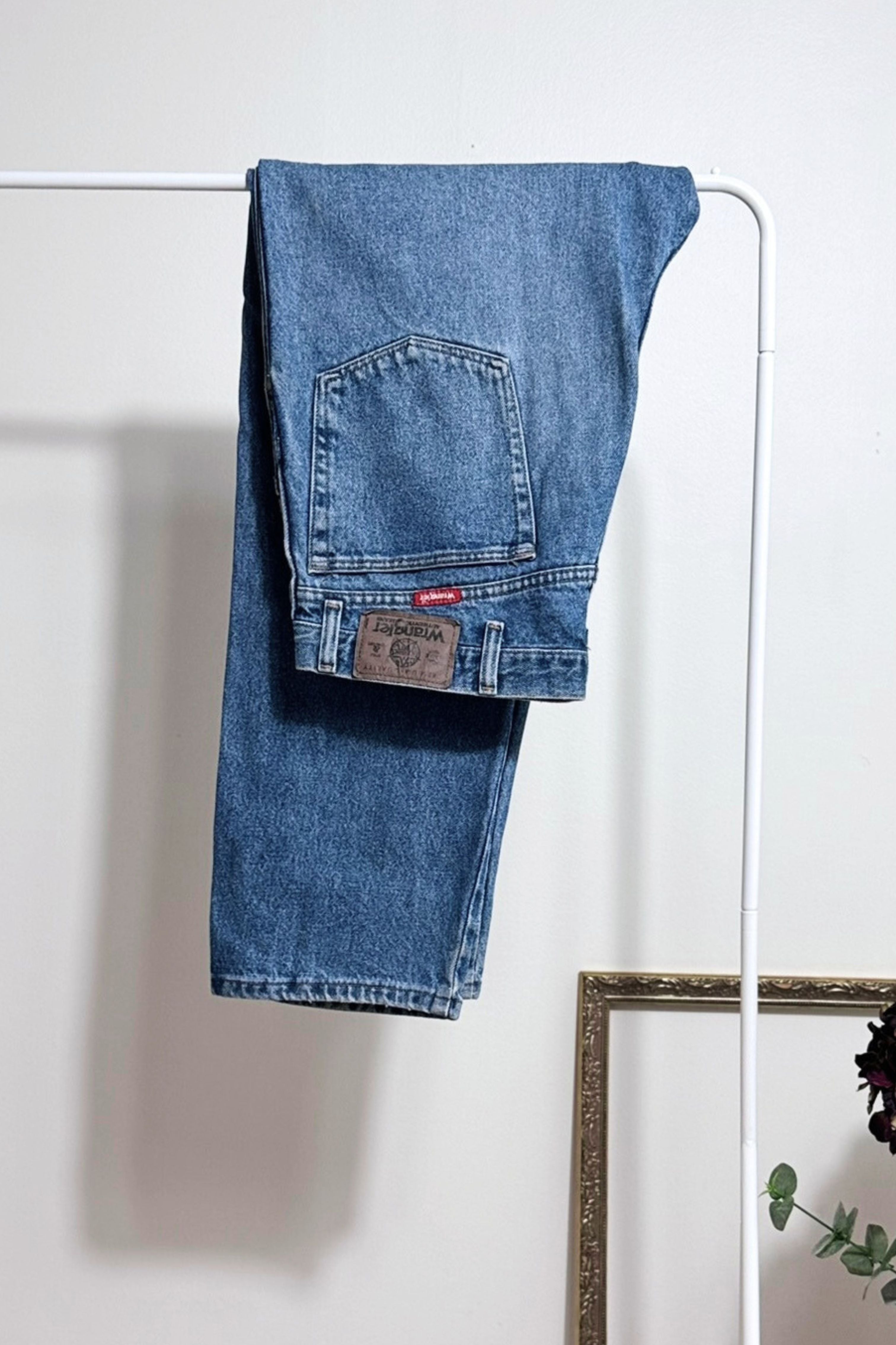 Jeans Wrangler large W32 bleu moyen