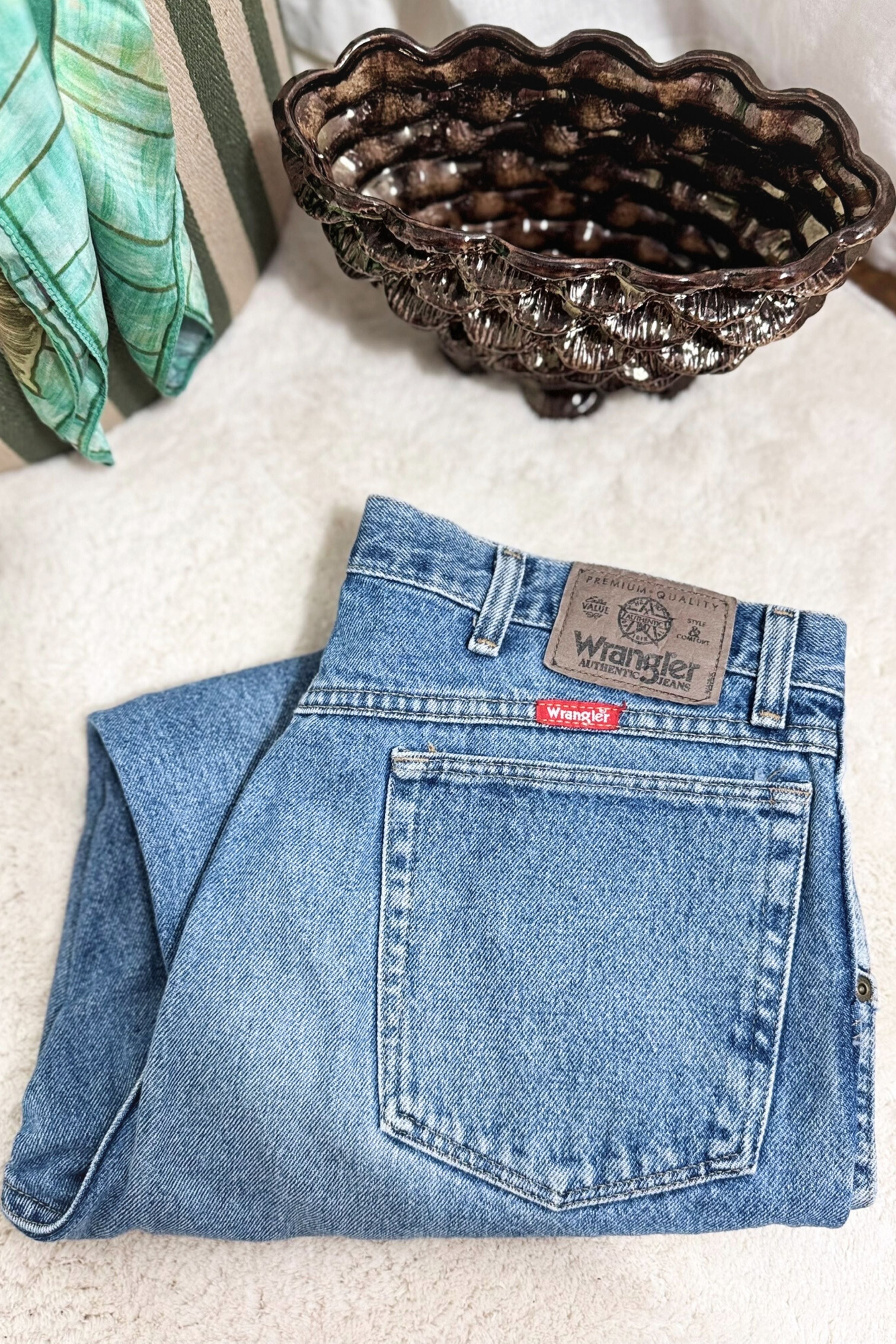 Jeans Wrangler large W32 bleu moyen