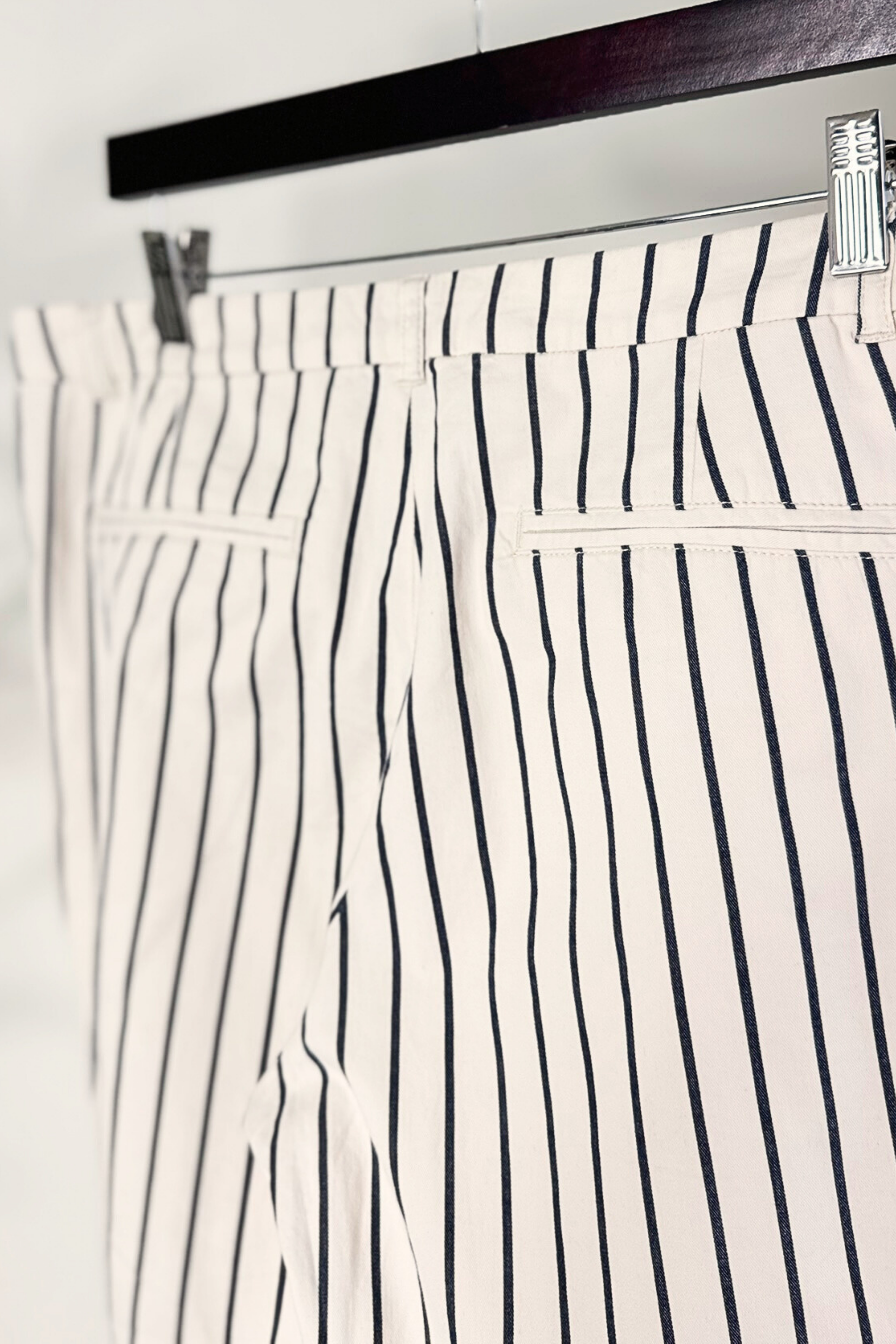 Pantalon ICHI droit à rayures blanc