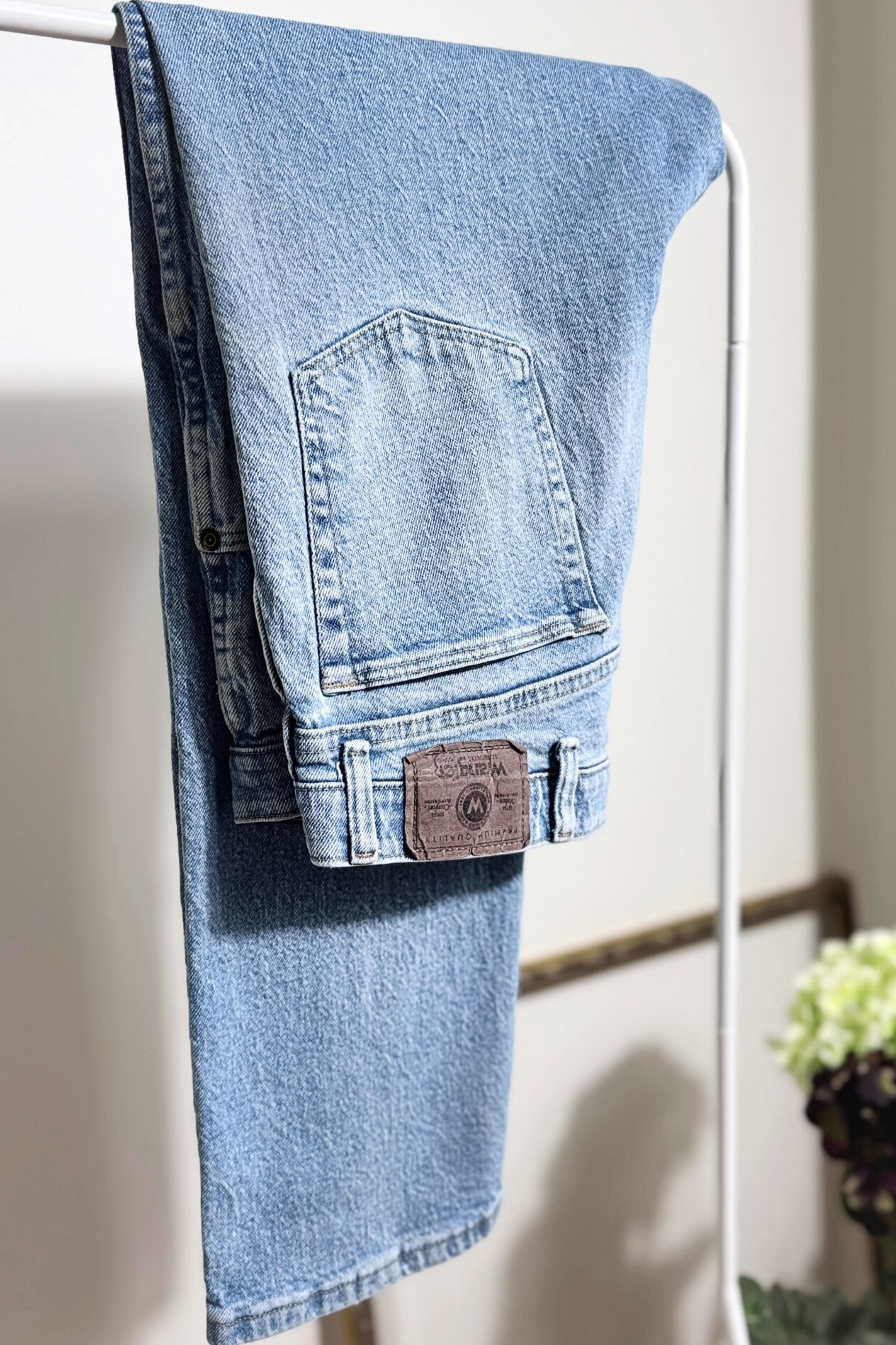 Jeans Wrangler large W34 x L29 bleu moyen
