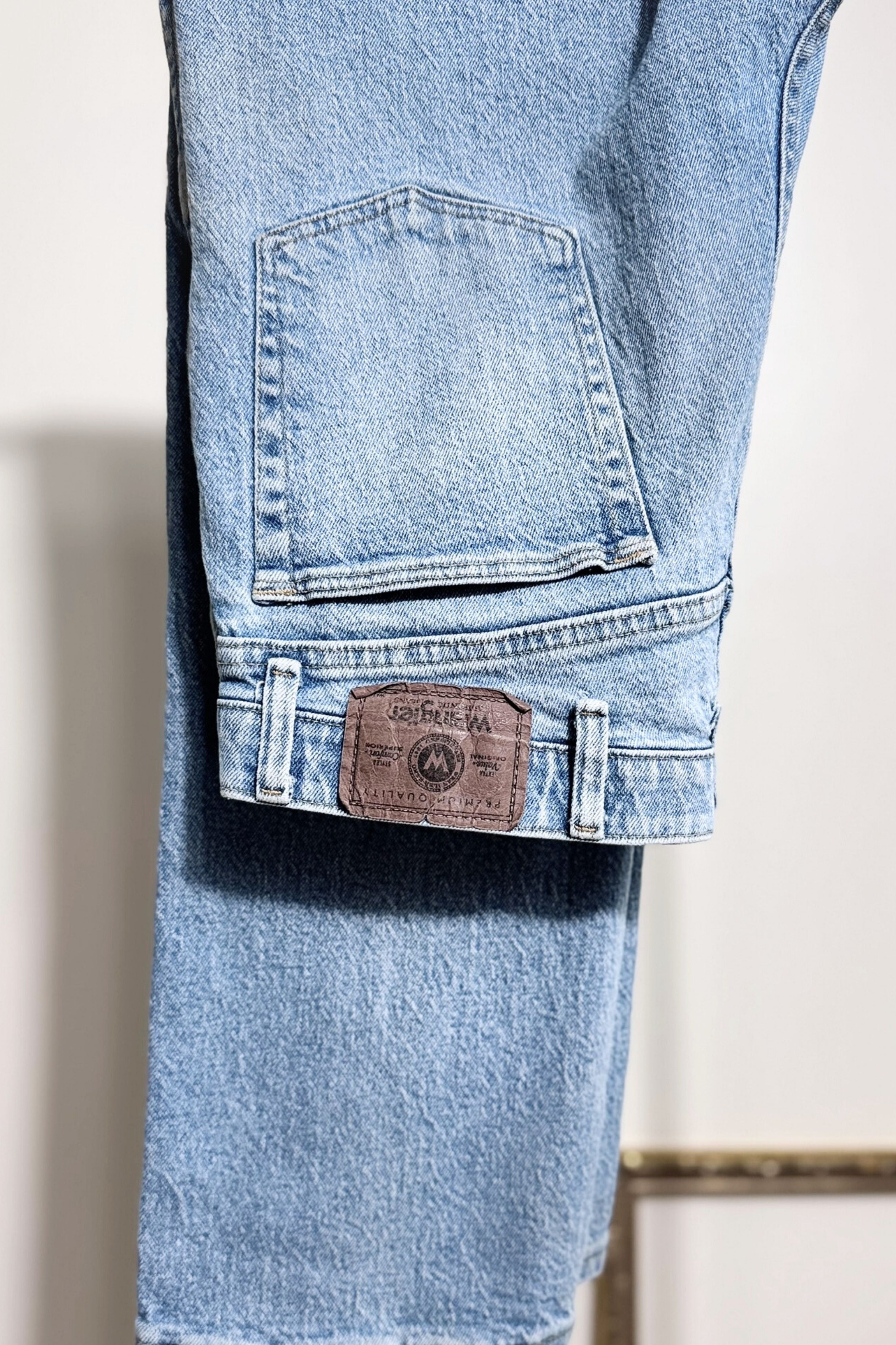 Jeans Wrangler large W34 x L29 bleu moyen