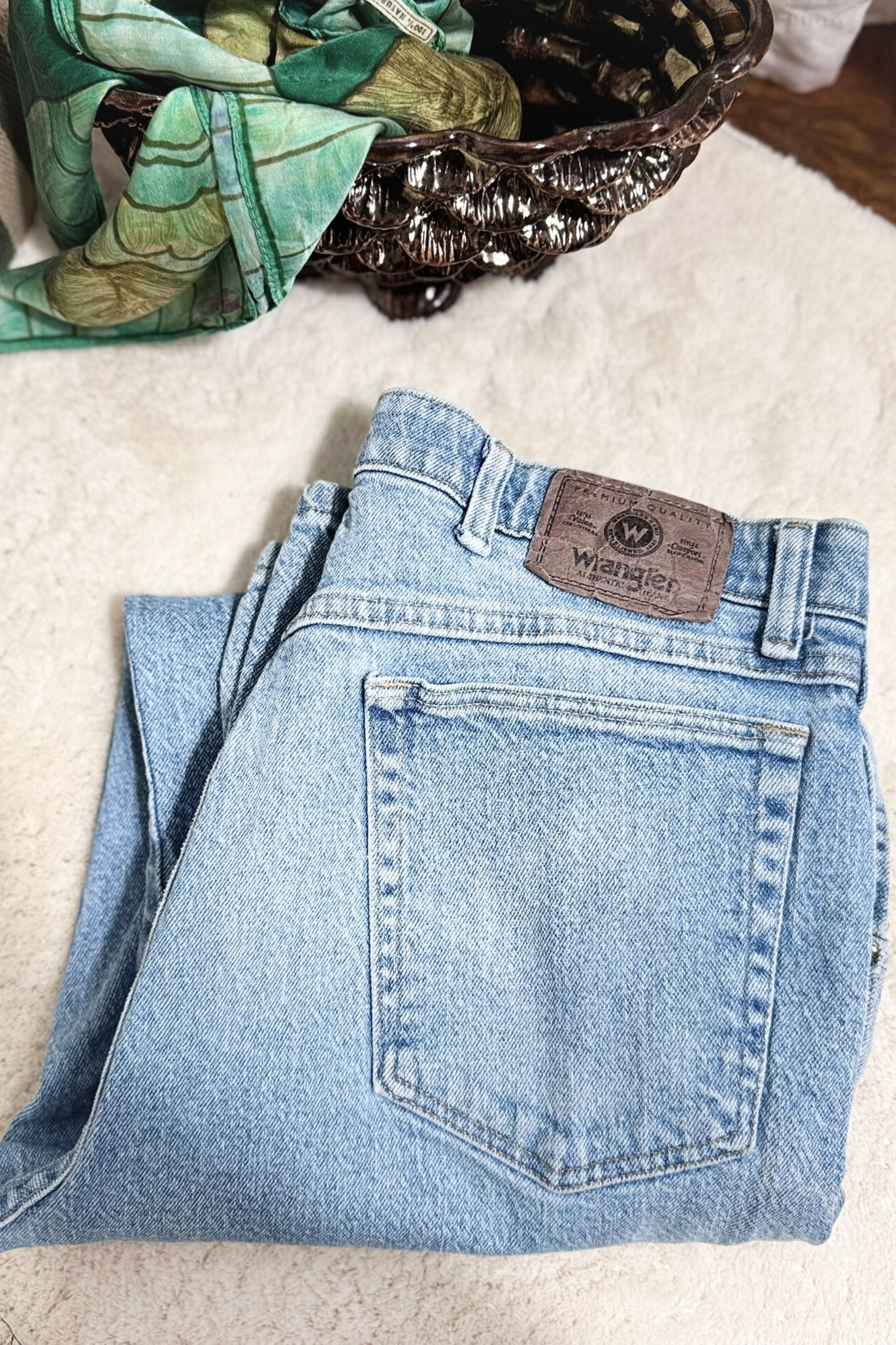 Jeans Wrangler large W34 x L29 bleu moyen