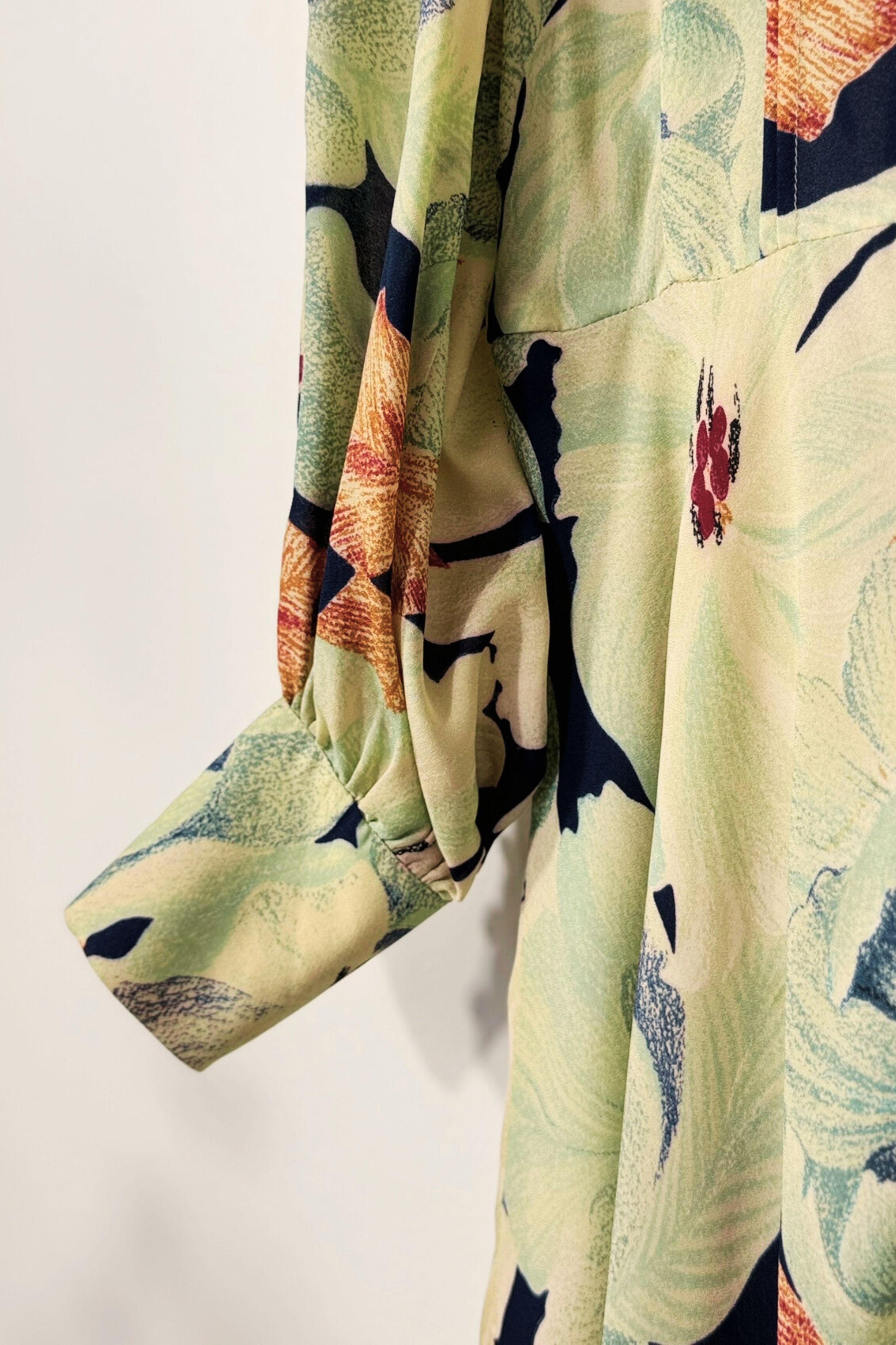 Robe longue à motif floral vert jade