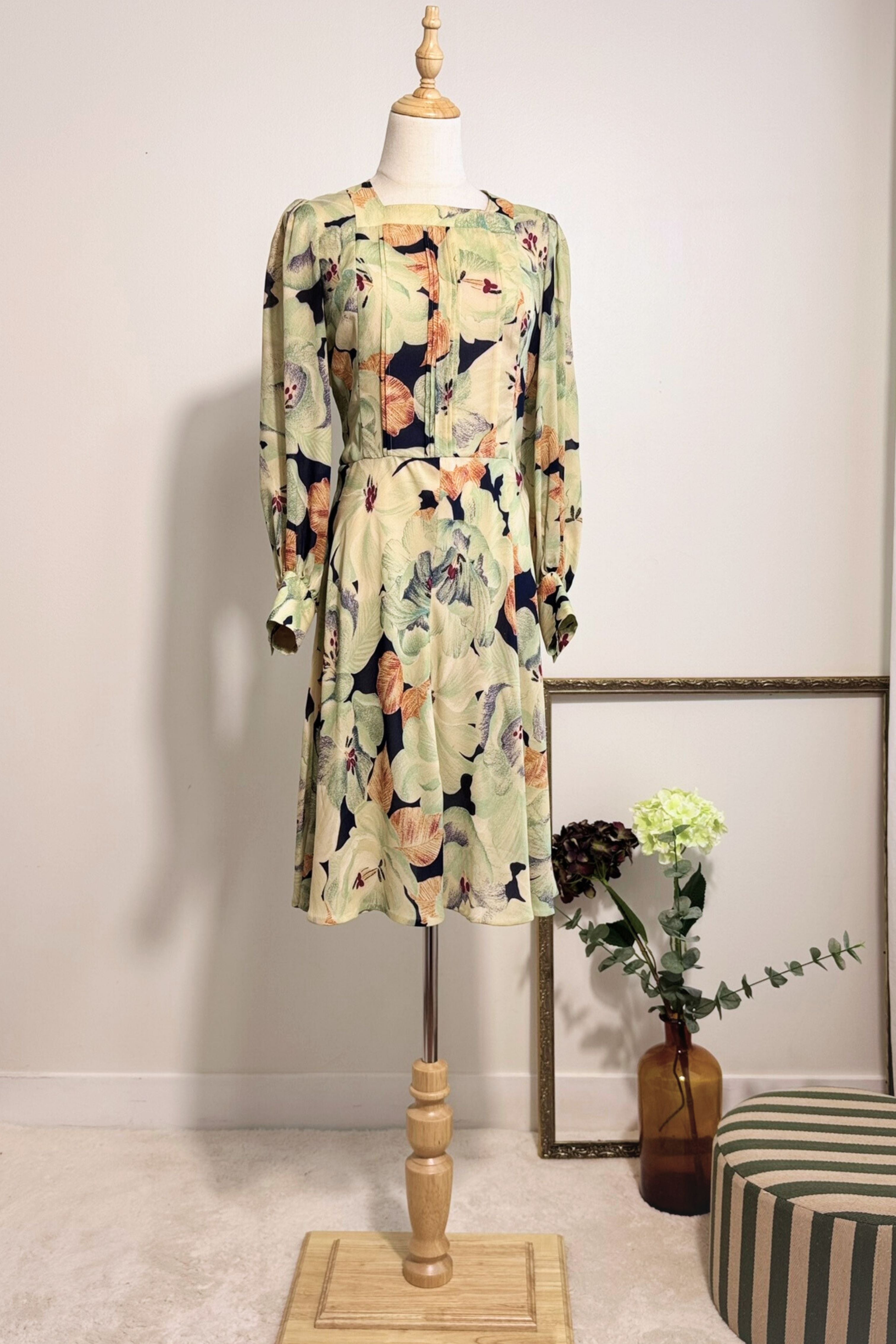 Robe longue à motif floral vert jade