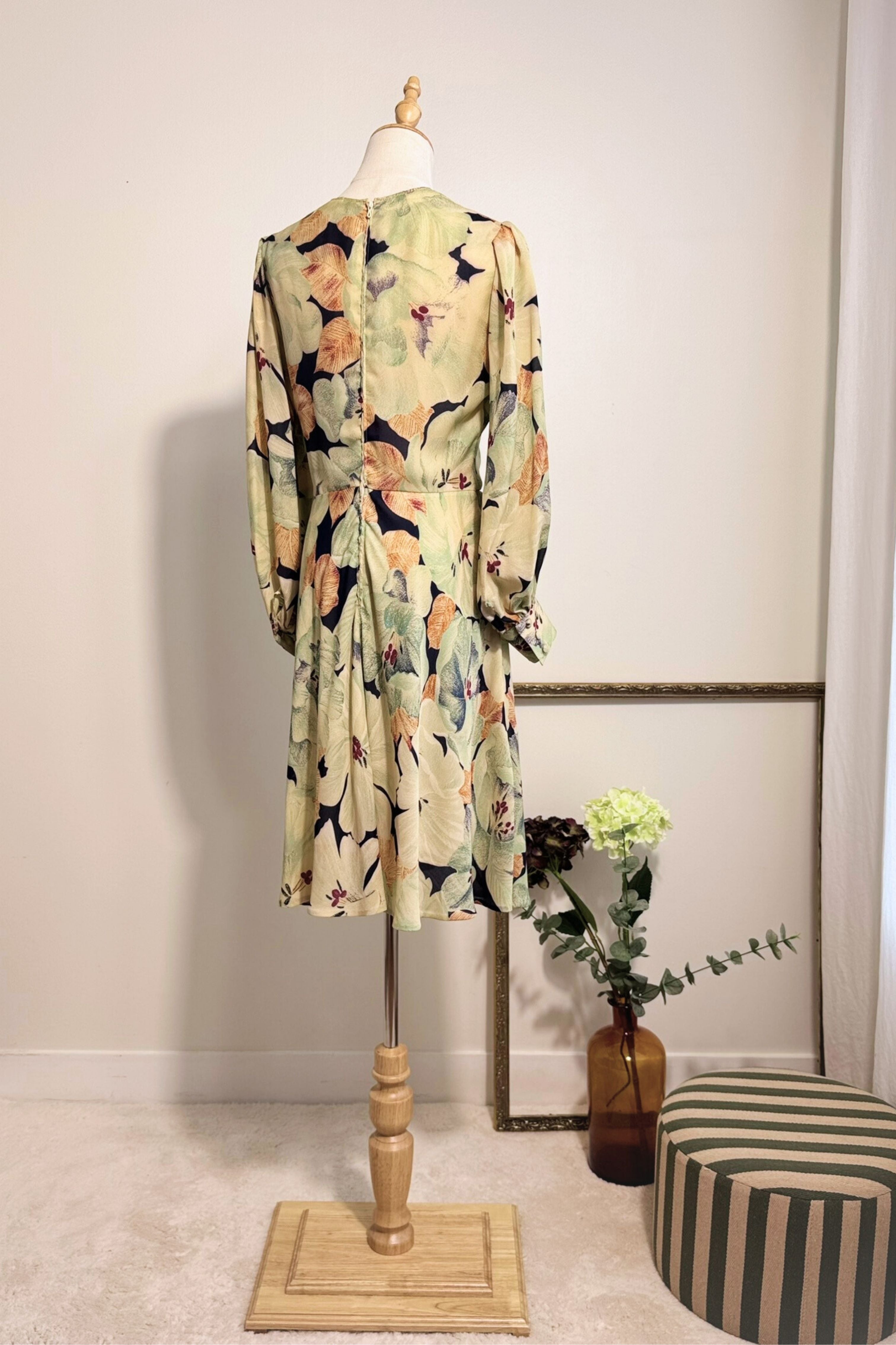 Robe longue à motif floral vert jade
