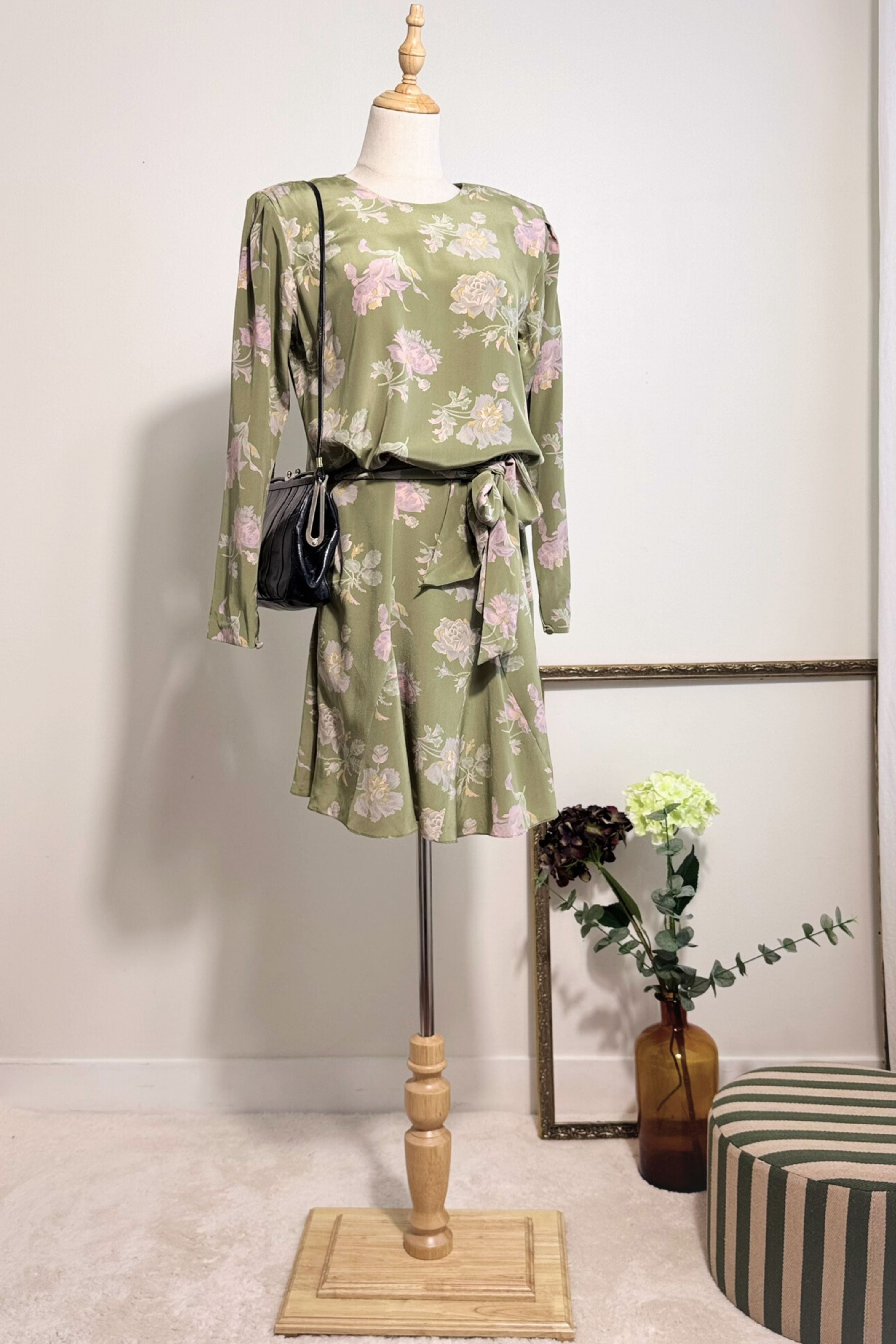 Robe midi en soie à fleurs kaki