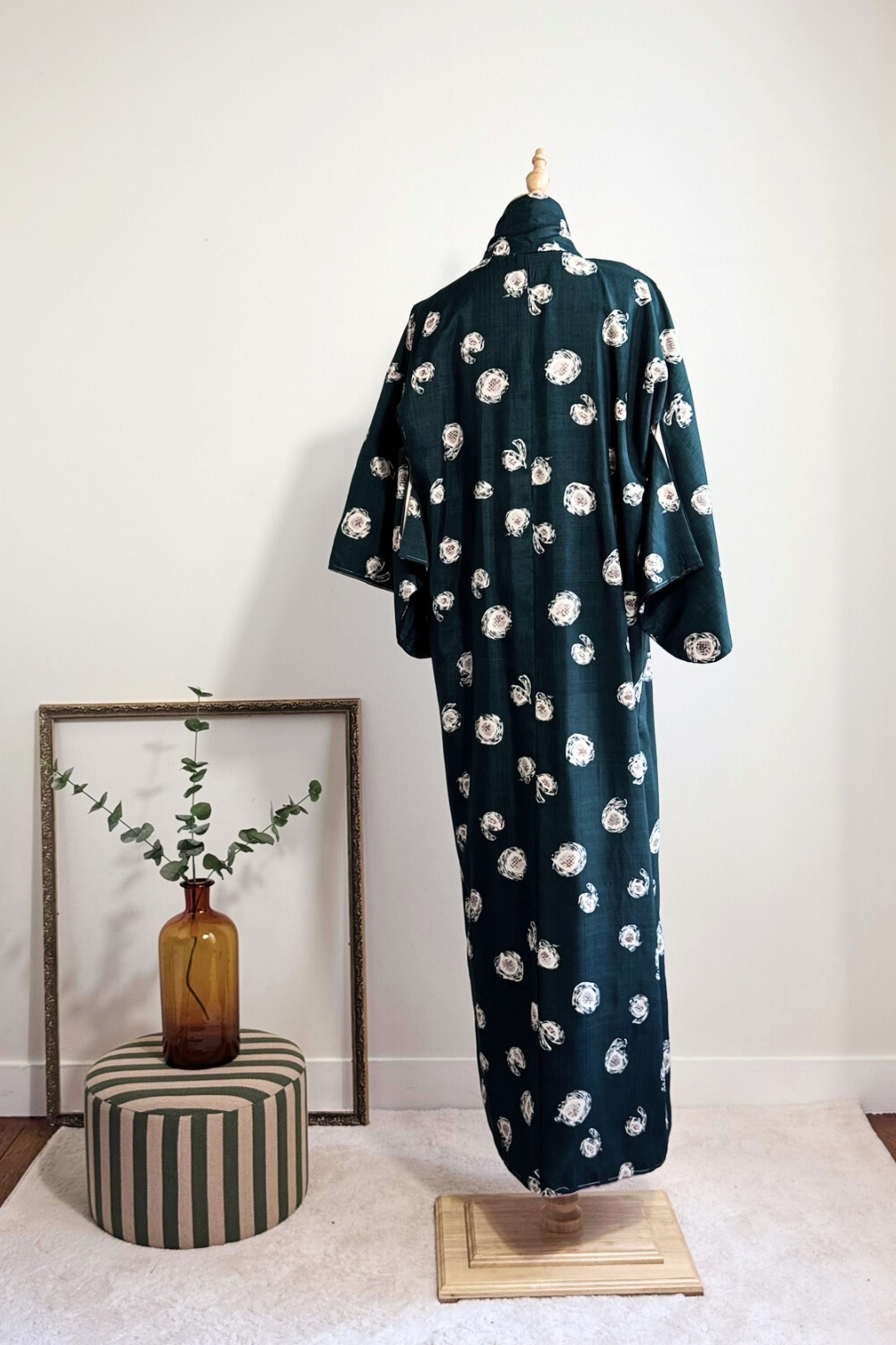 Kimono long en soie vert émeraude imprimé abstrait