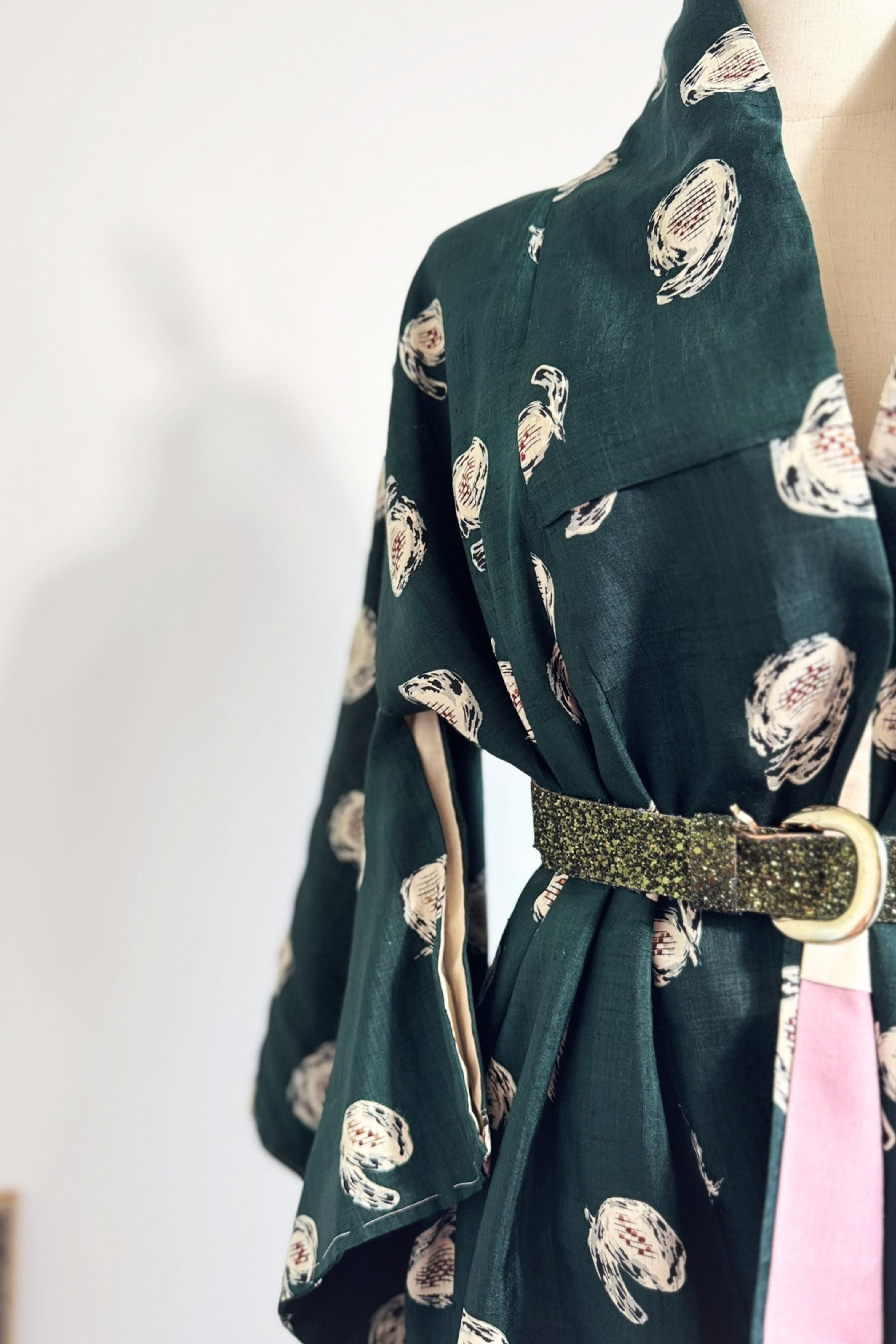 Kimono long en soie vert émeraude imprimé abstrait