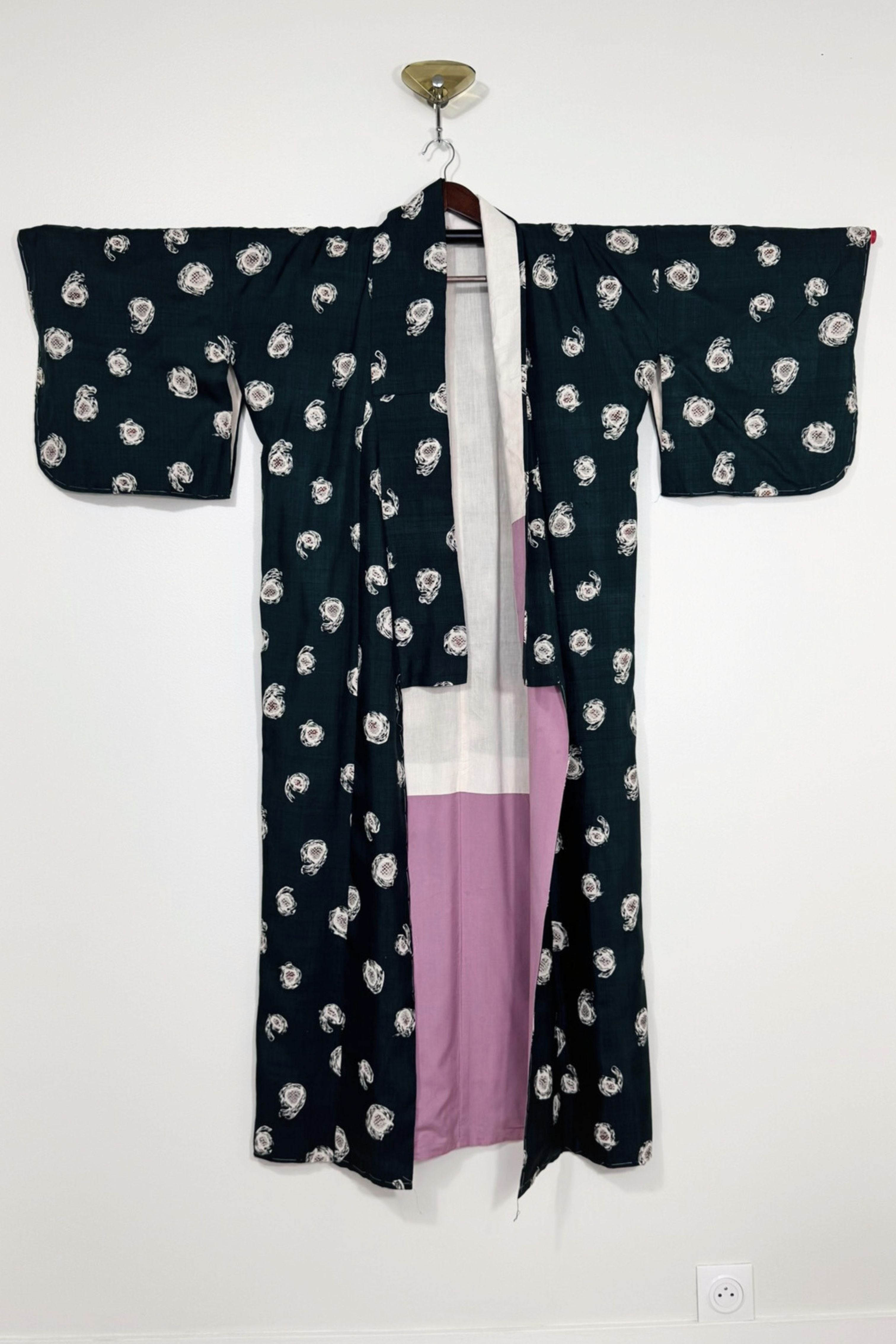 Kimono long en soie vert émeraude imprimé abstrait