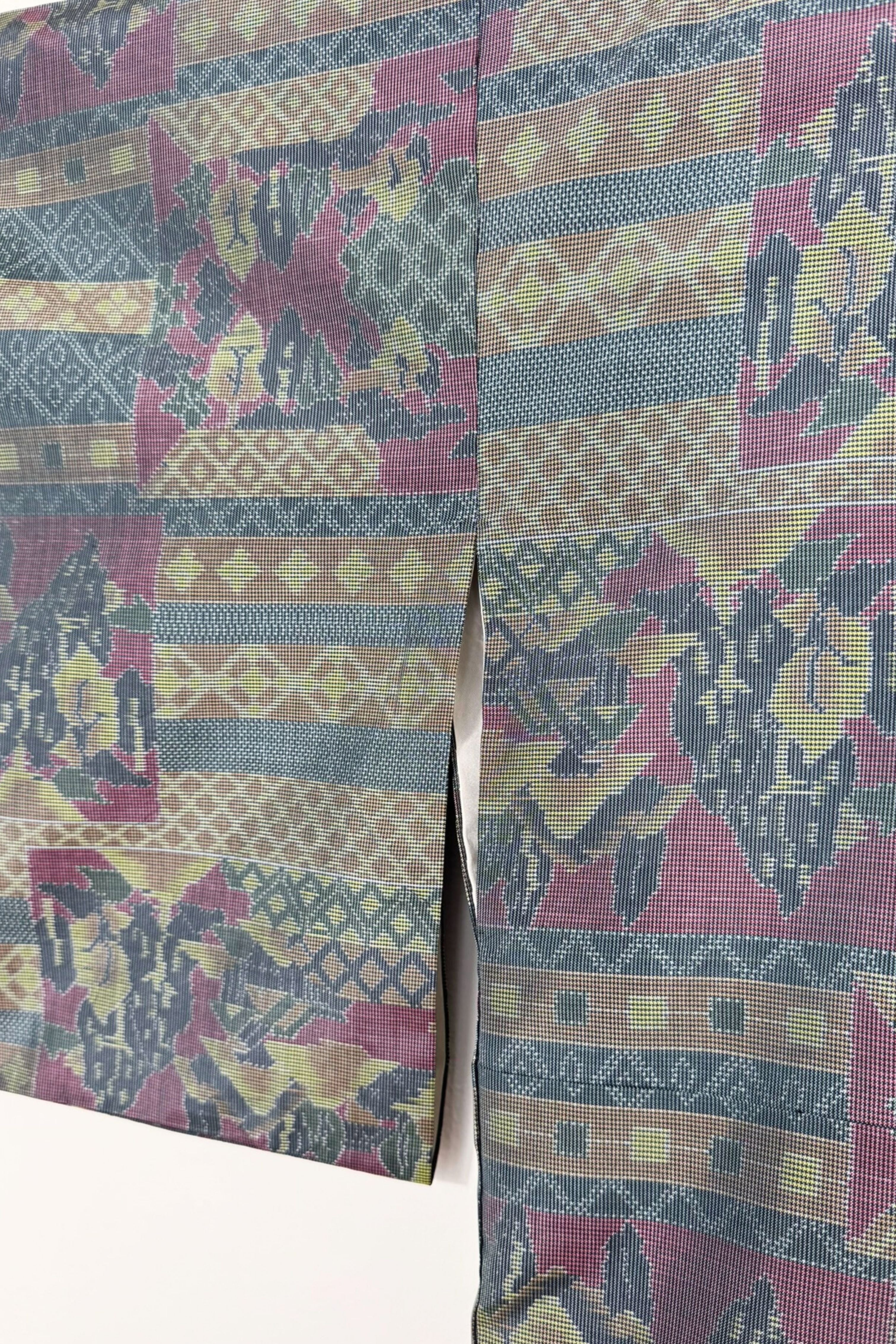 Kimono long en soie bleu vert à motifs géométriques