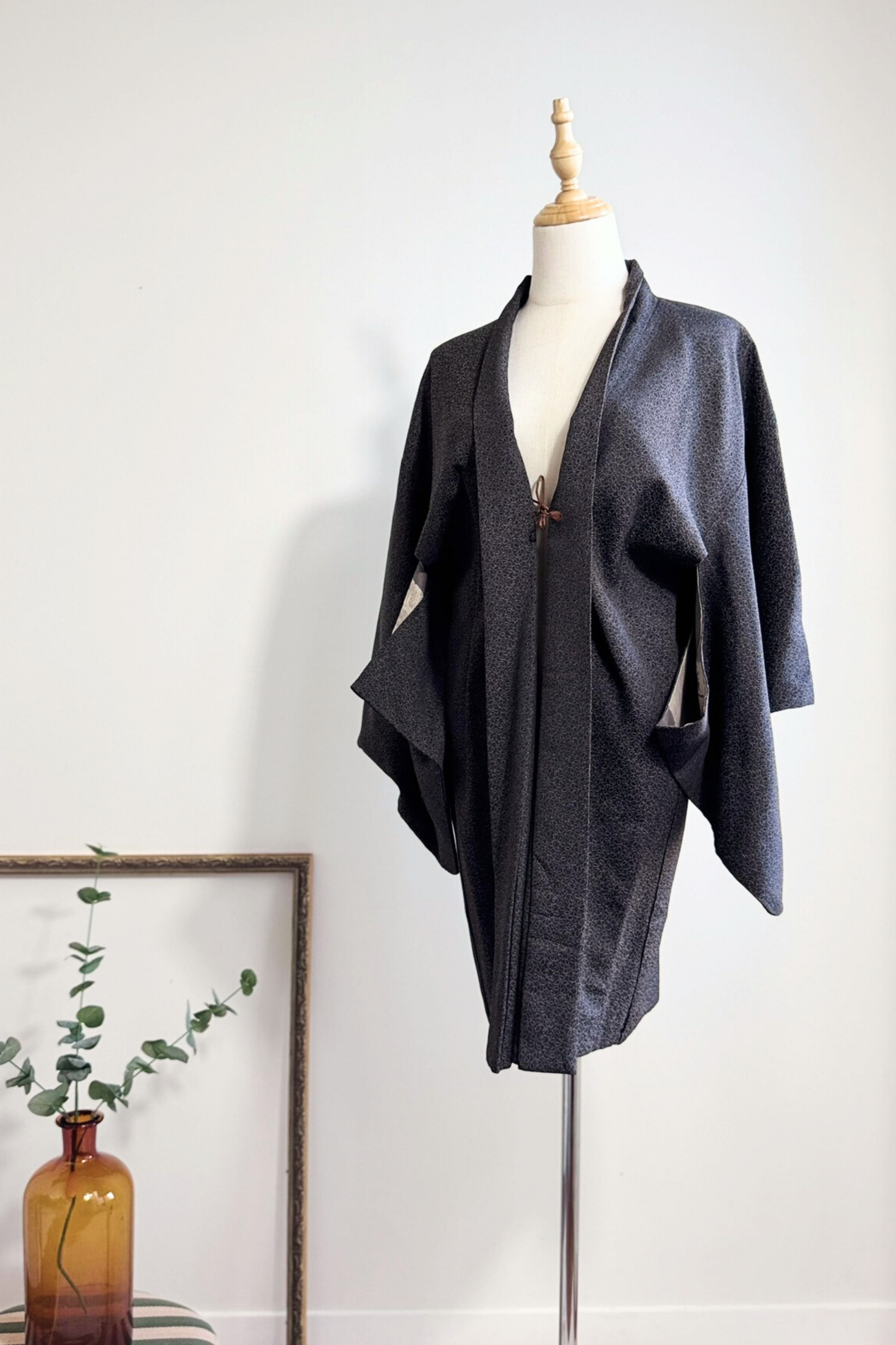 Kimono mi long en crêpe de soie gris