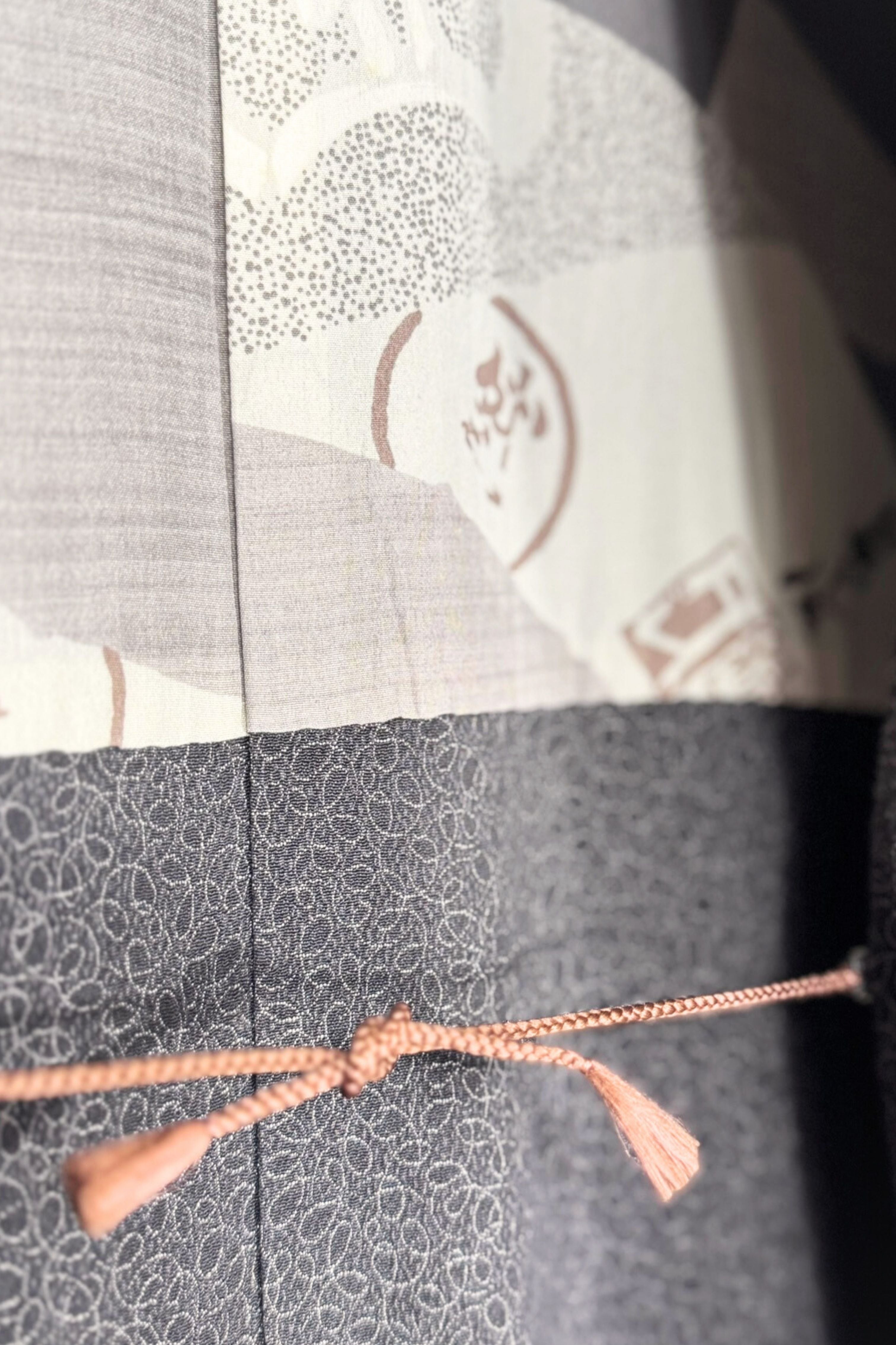 Kimono mi long en crêpe de soie gris