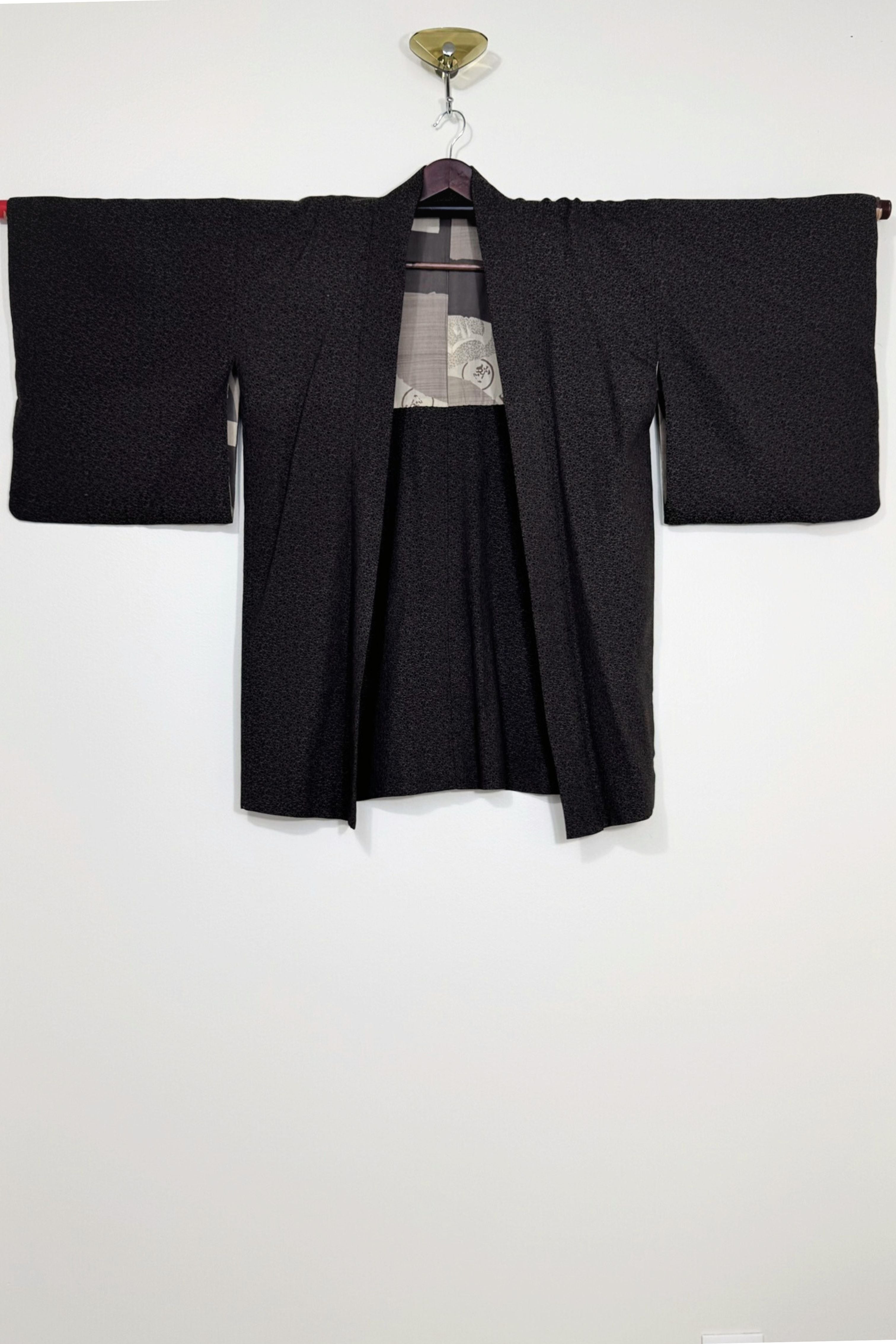 Kimono mi long en crêpe de soie gris