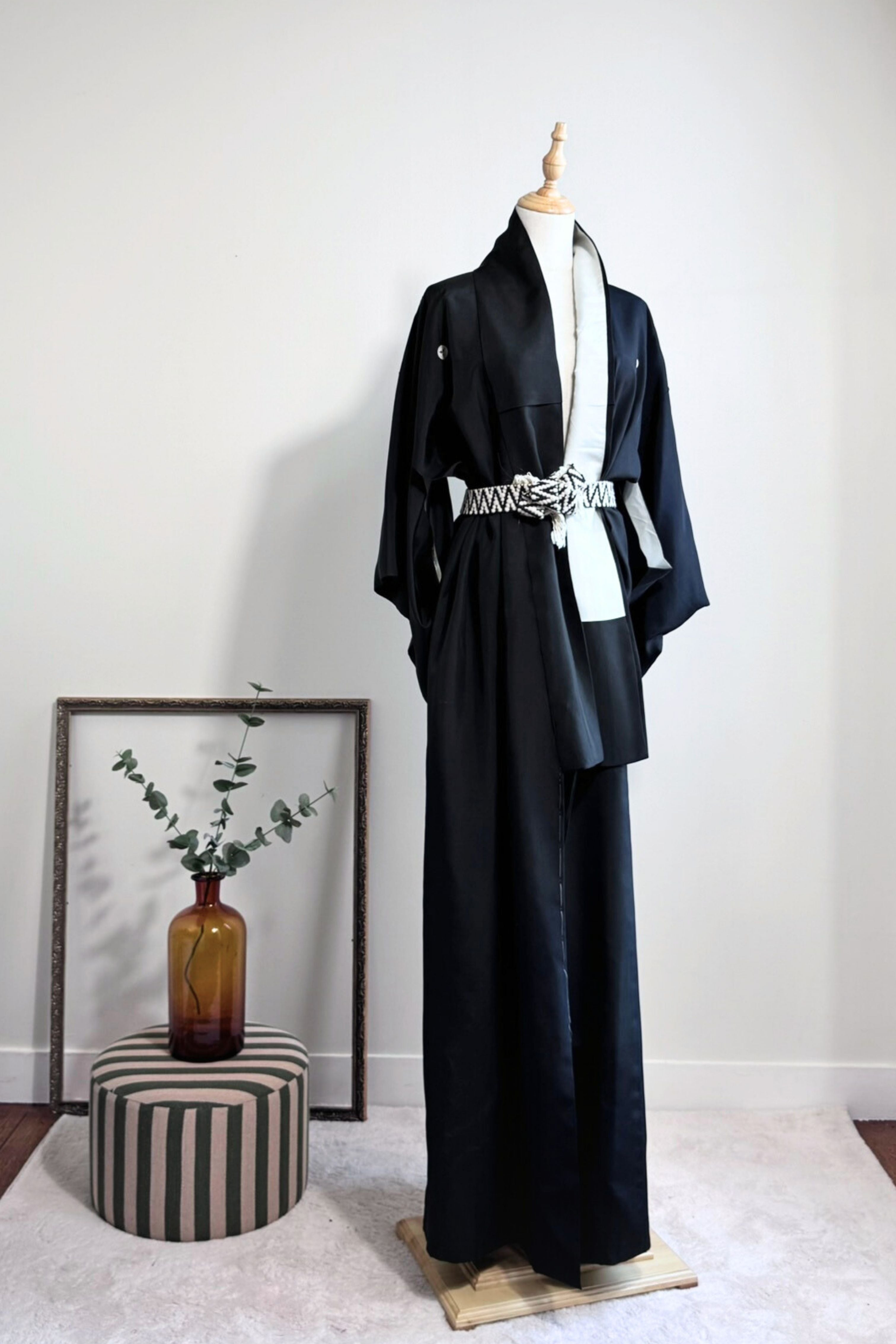 Kimono long classique en soie noir