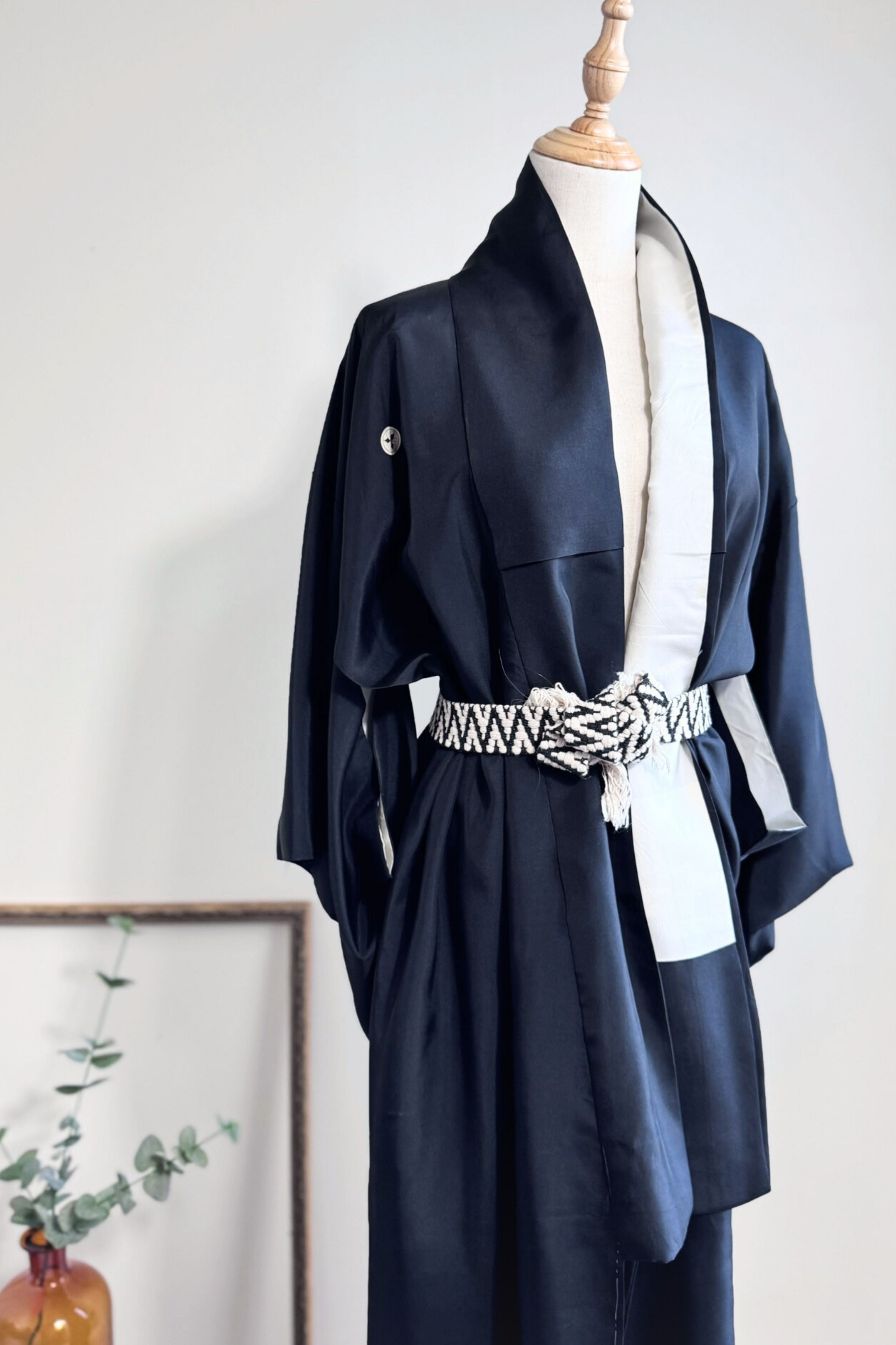 Kimono long classique en soie noir