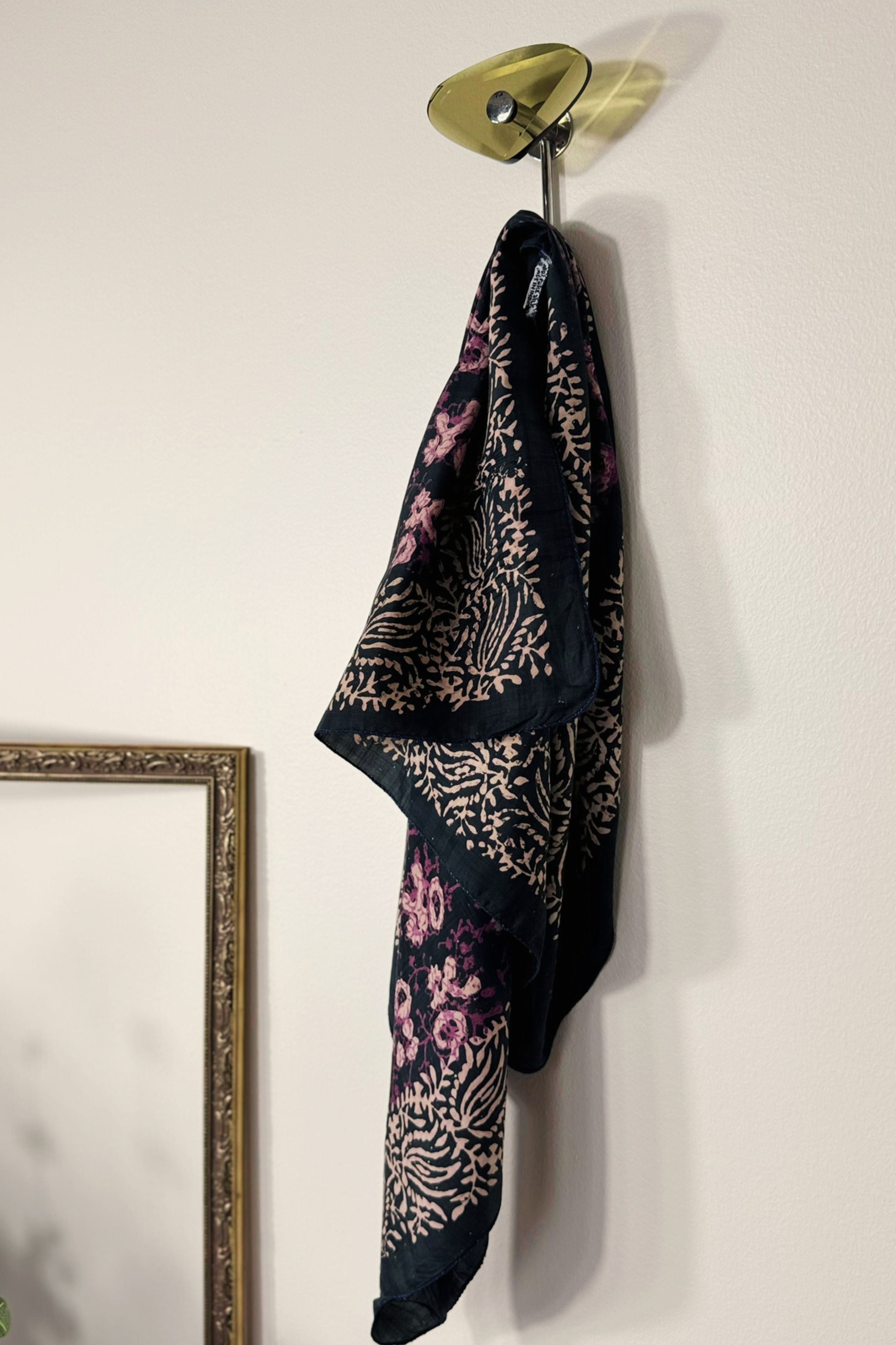 Foulard en soie imprimé corail vert foncé