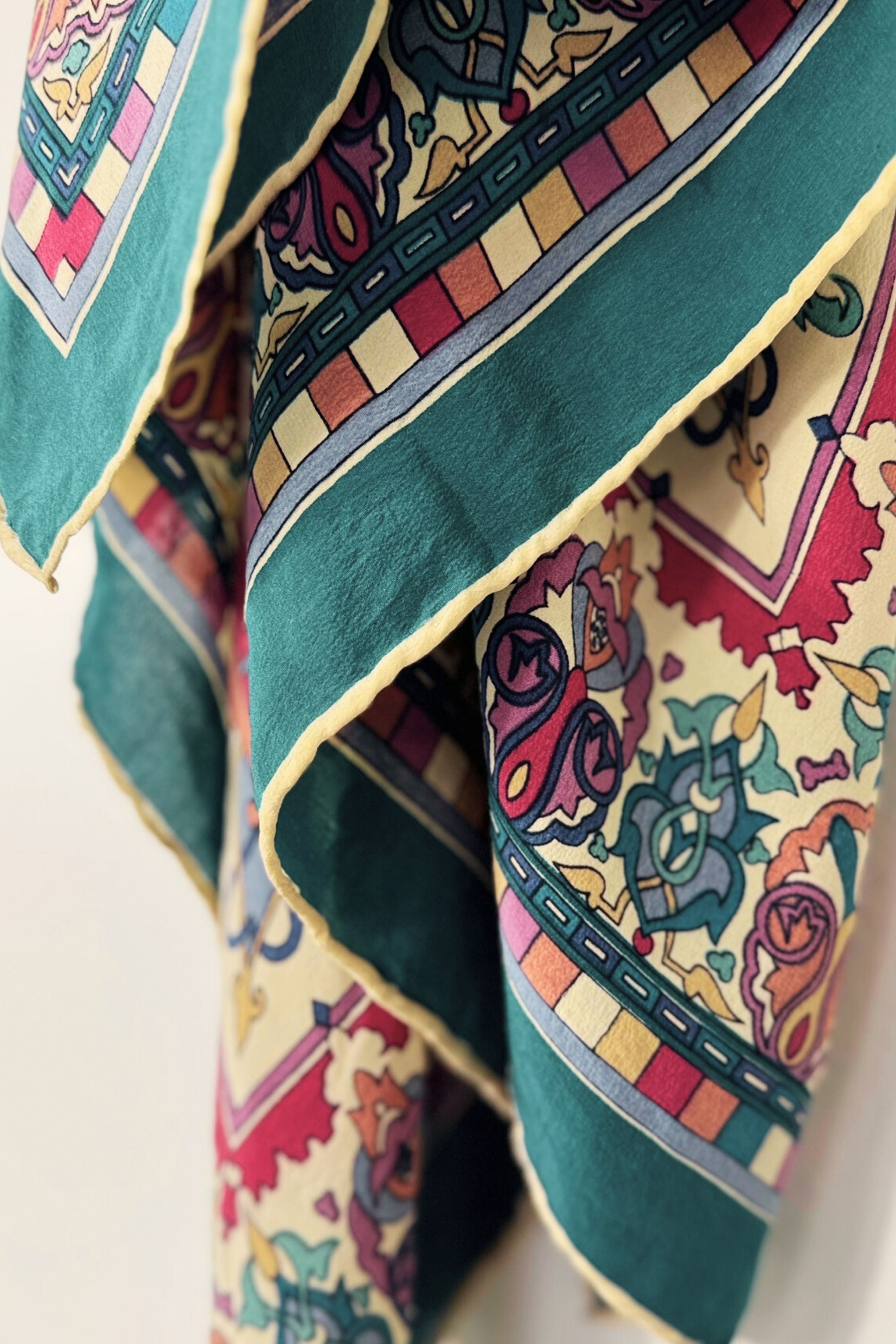 Foulard en soie imprimé géométrique vert