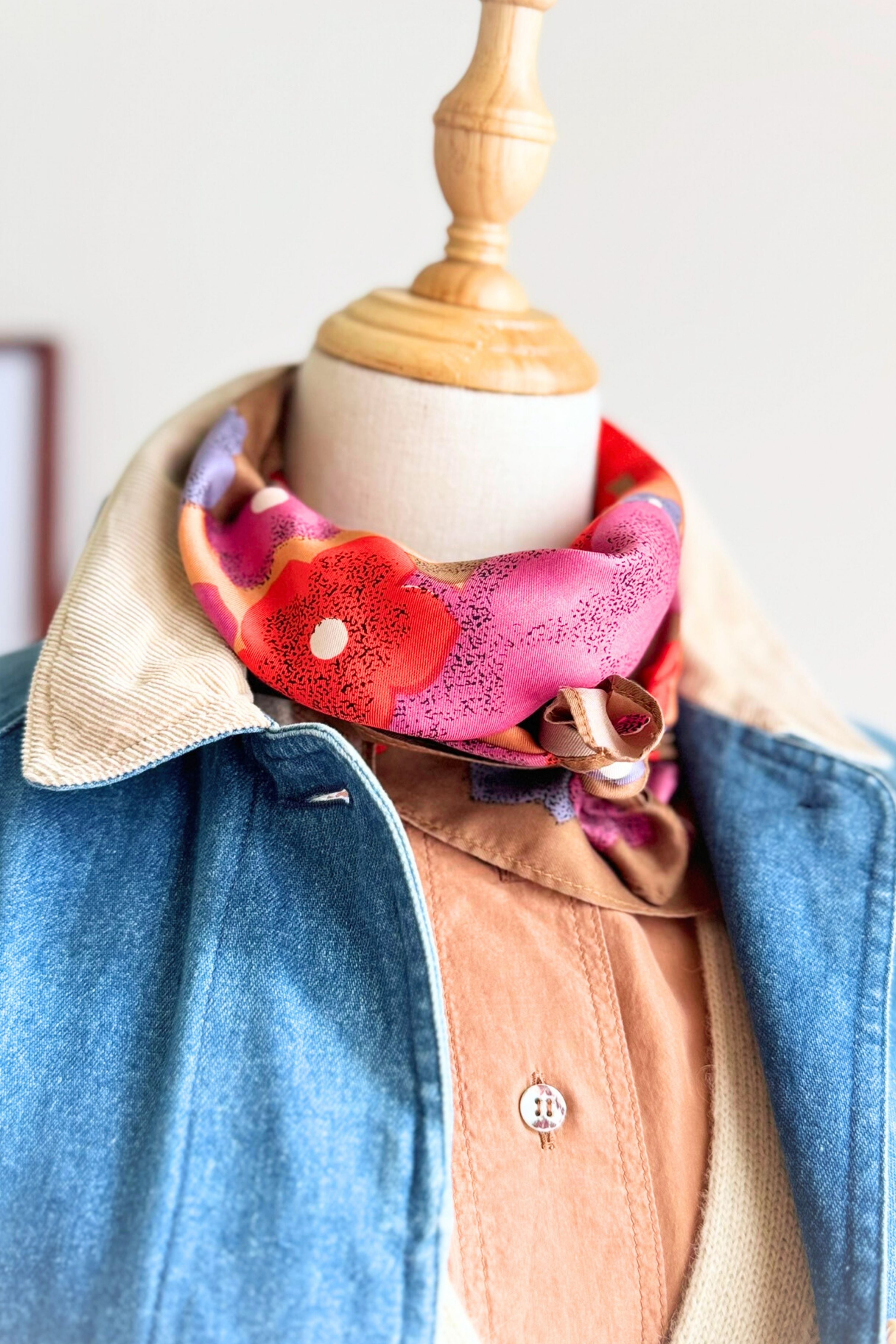 Foulard en soie imprimé floral orange