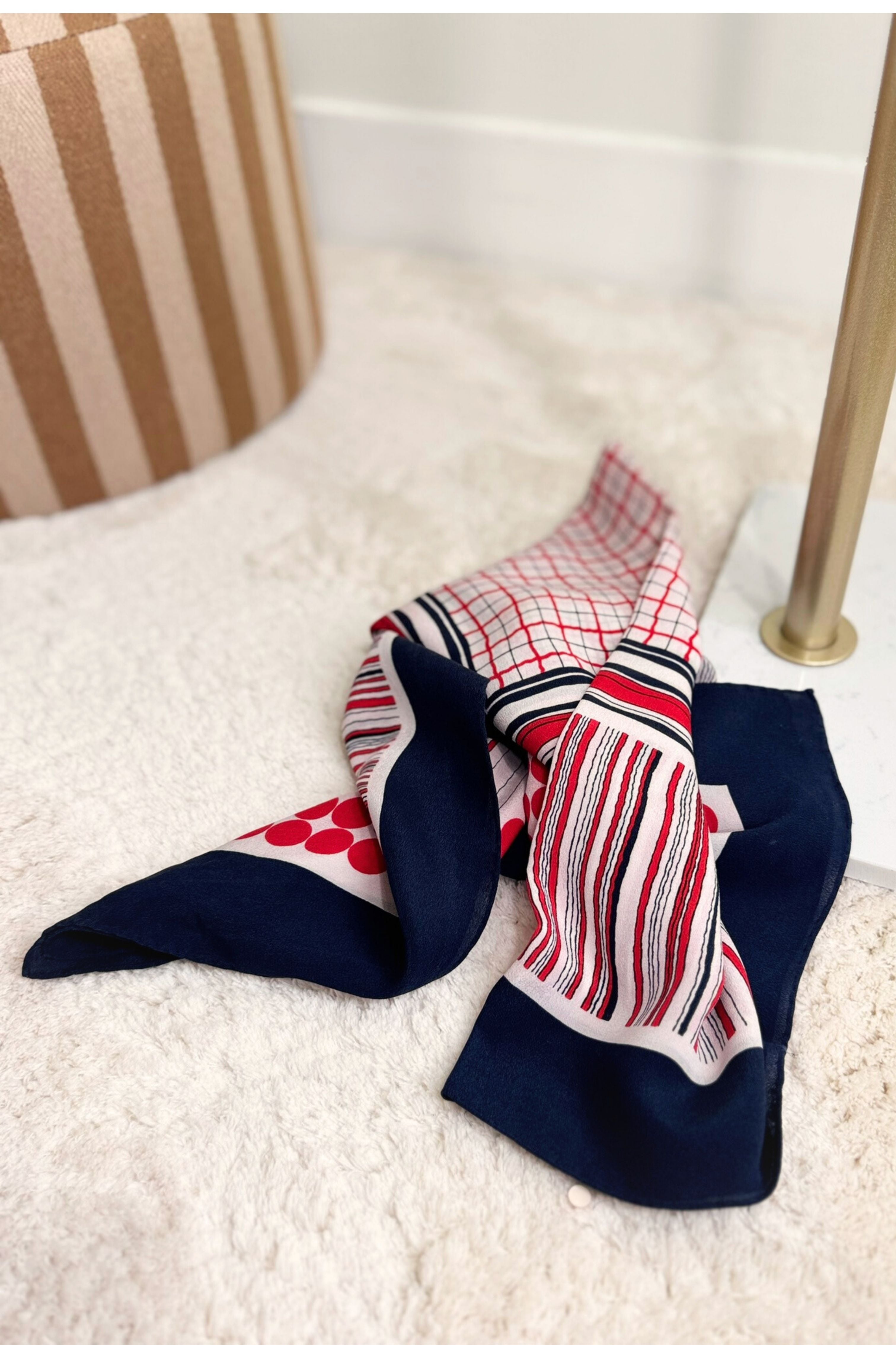 Foulard en soie à rayures et pois rouge & marine