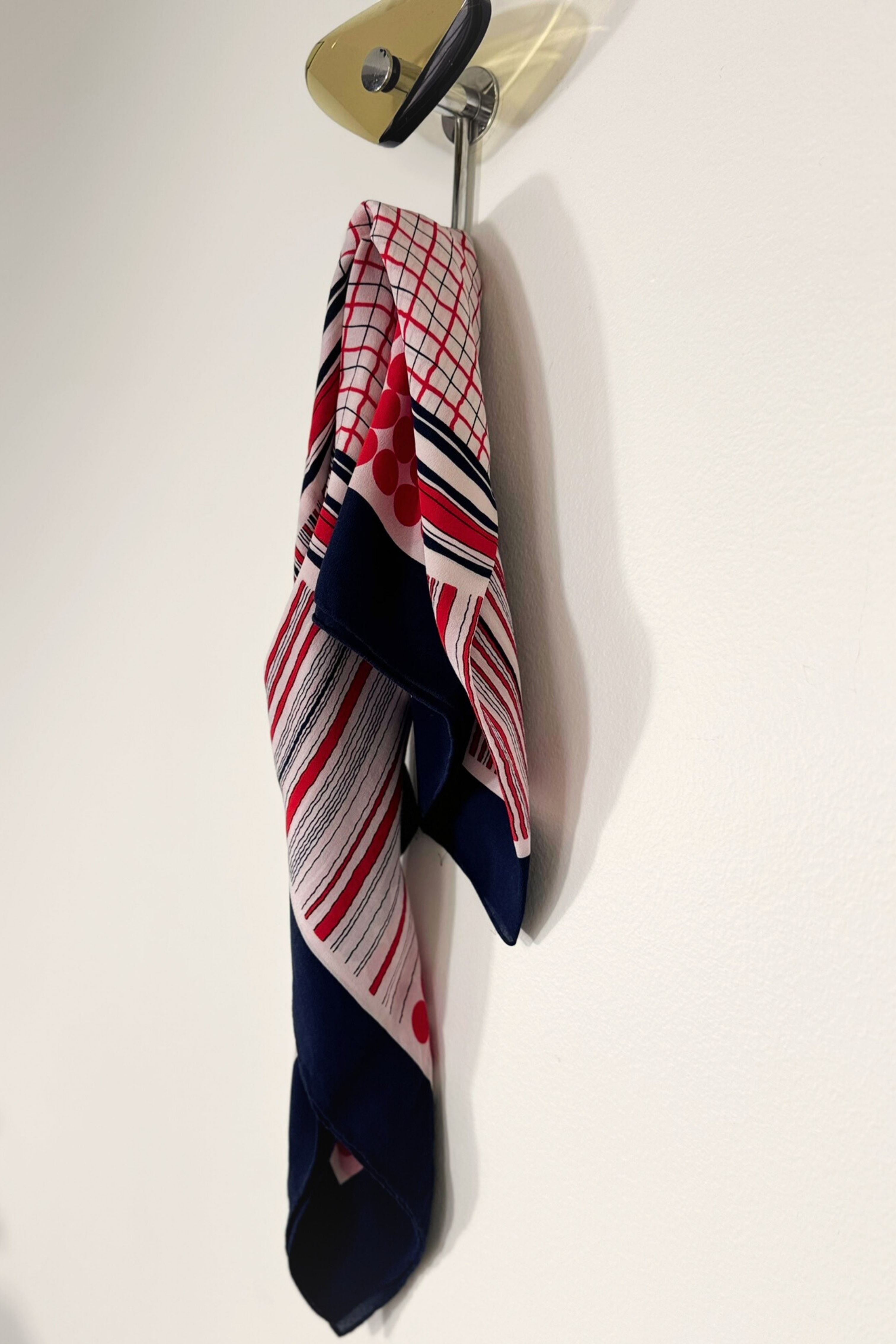 Foulard en soie à rayures et pois rouge & marine