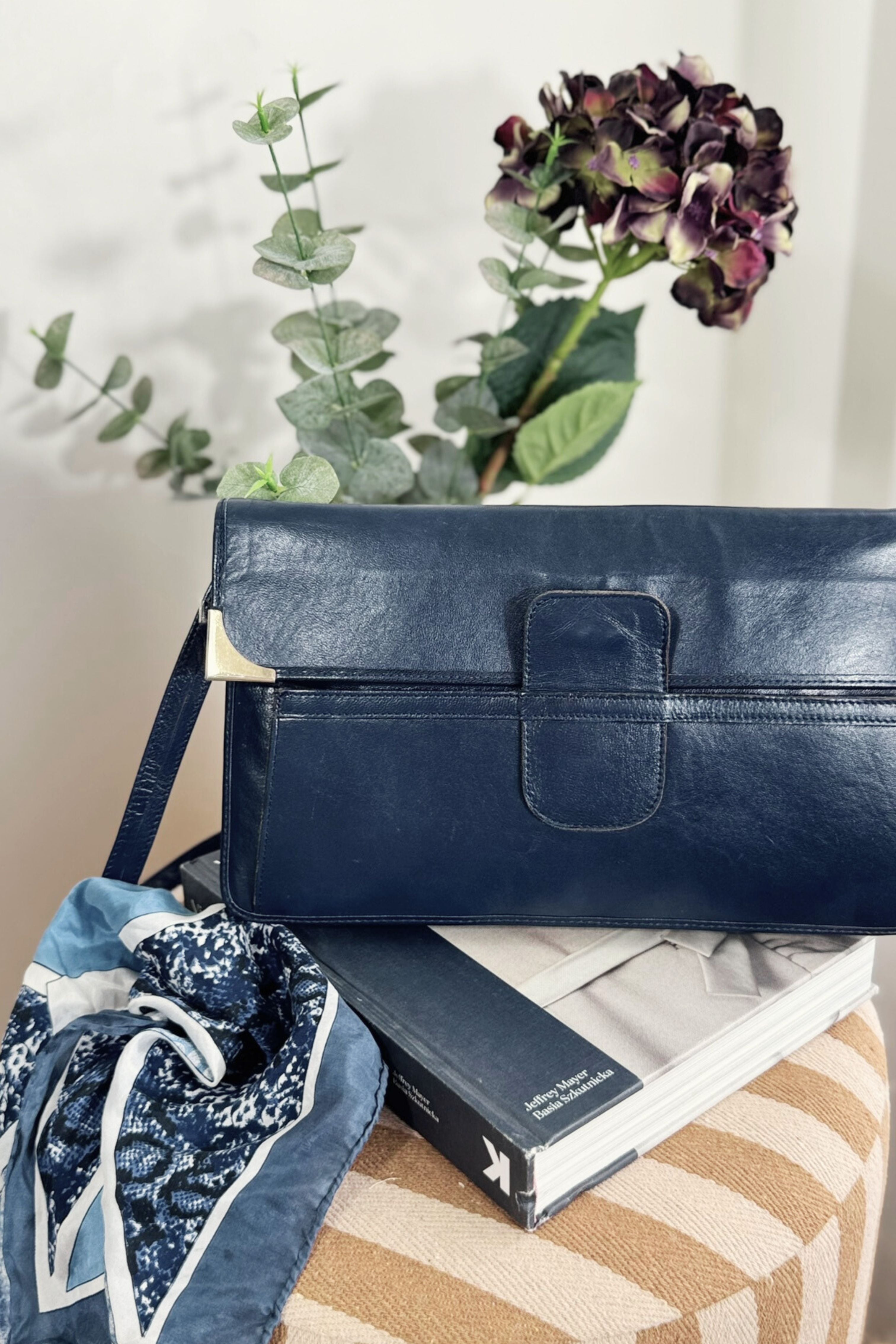 Sac pochette en cuir marine
