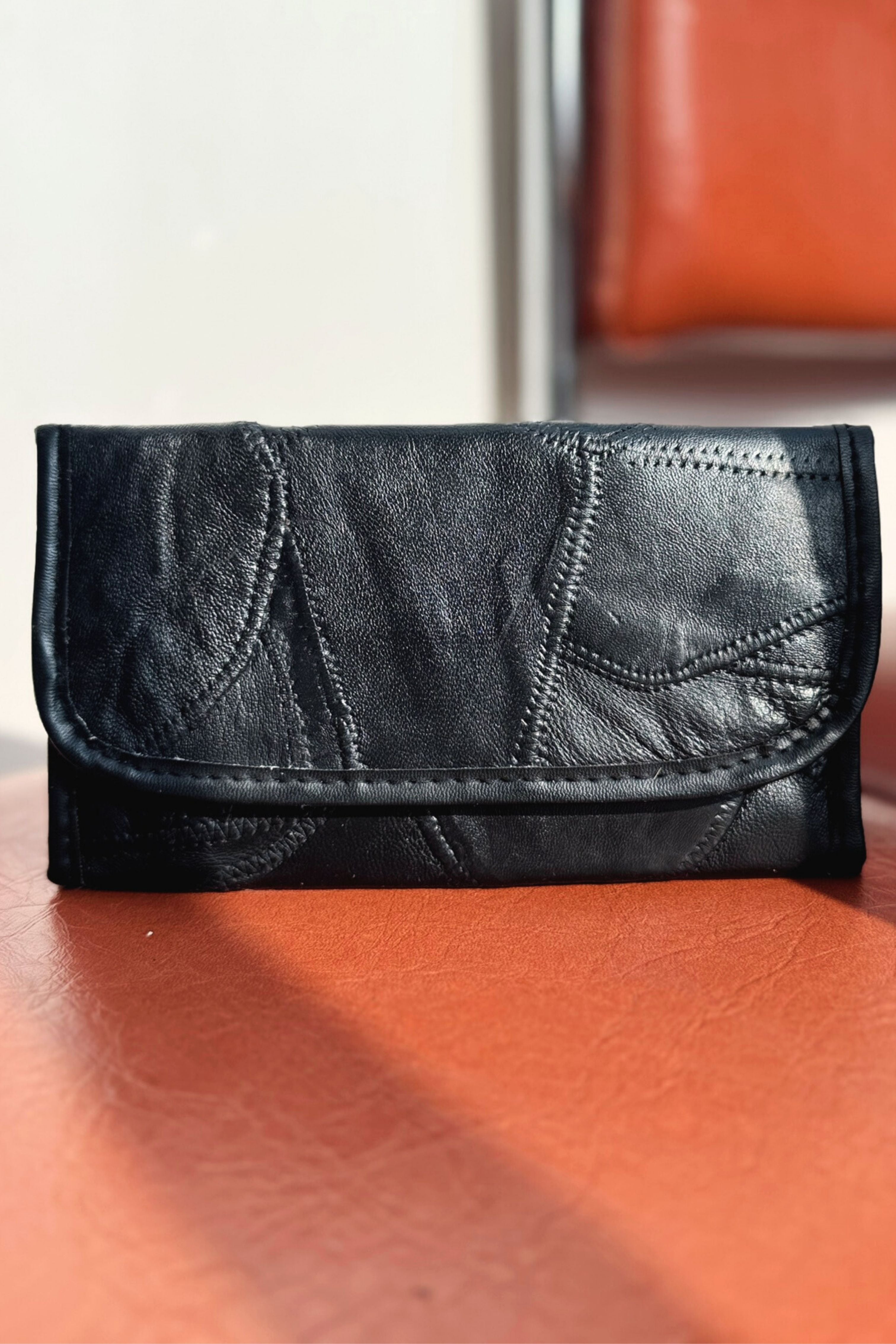 Porte carte matelassé en cuir noir
