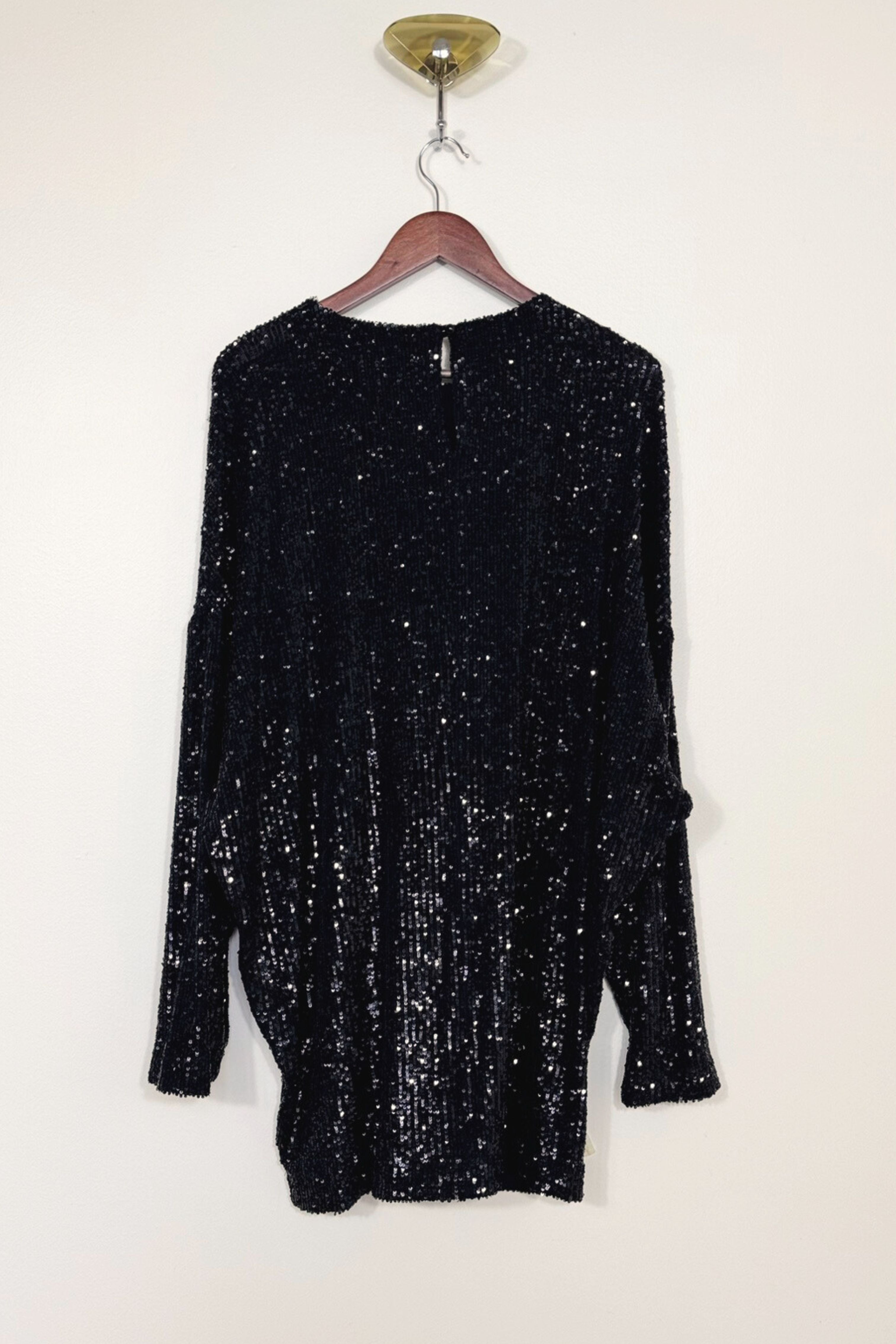 Robe courte noire avec sequins