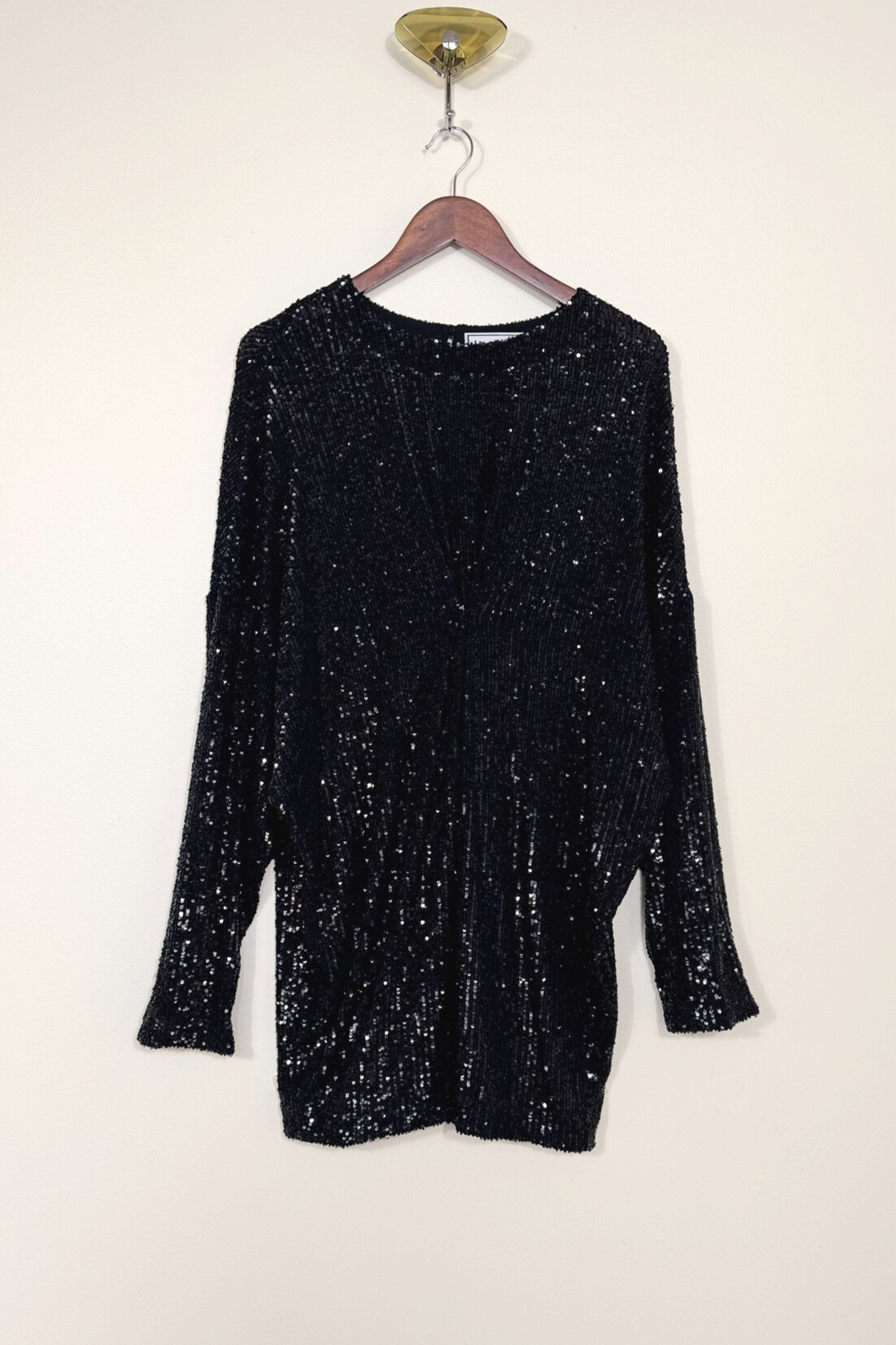 Robe courte noire avec sequins