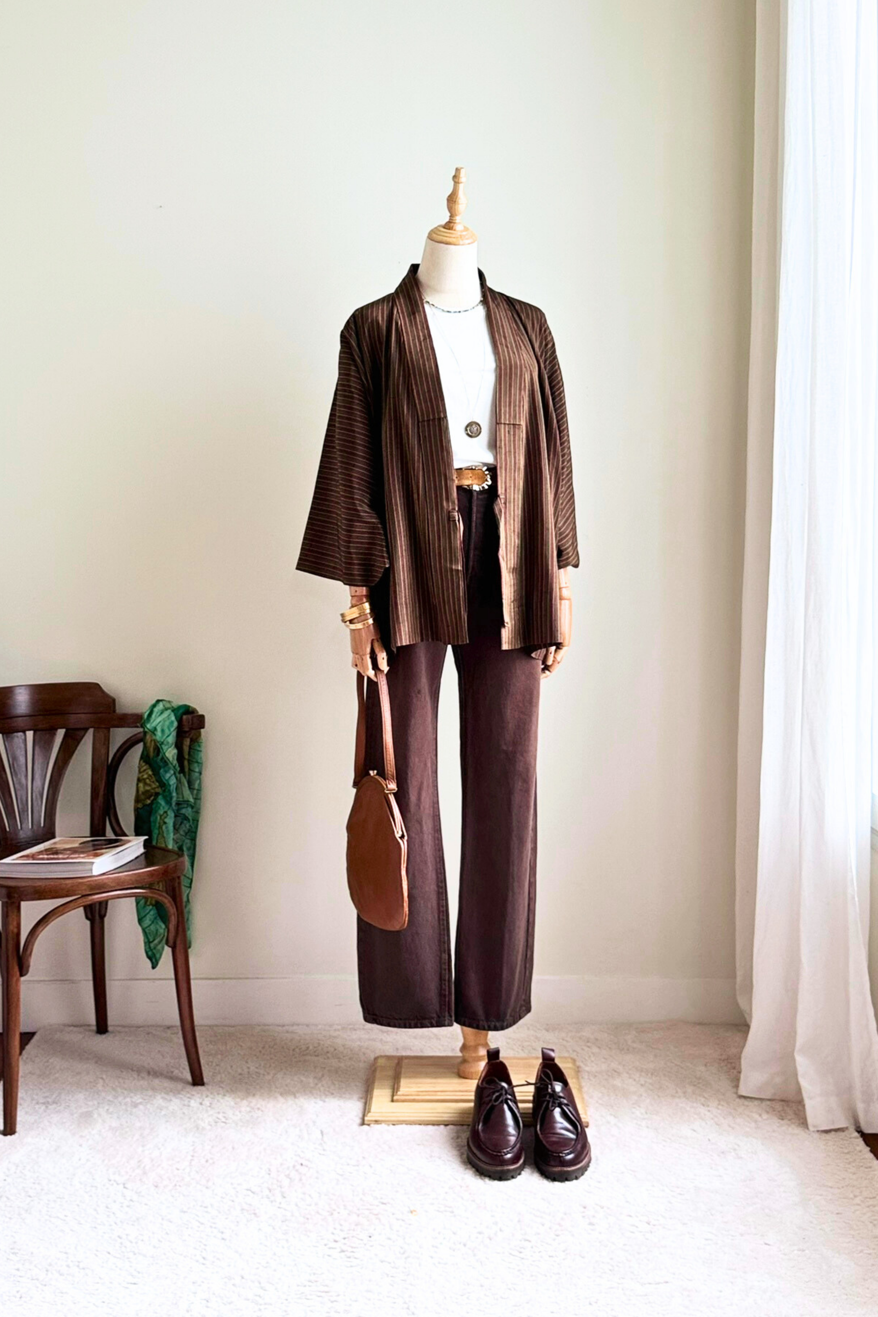 Kimono court en soie marron à rayures